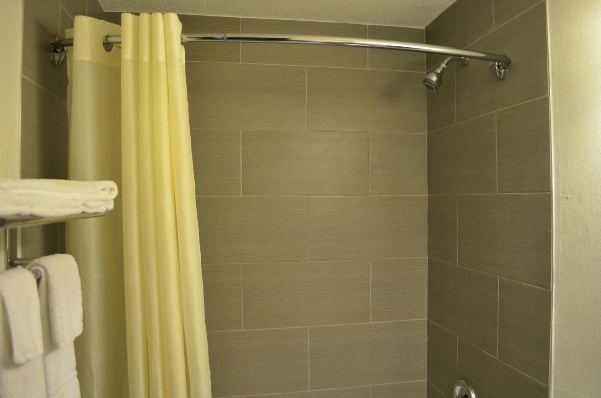 Valley Inn Shakopee photo 8