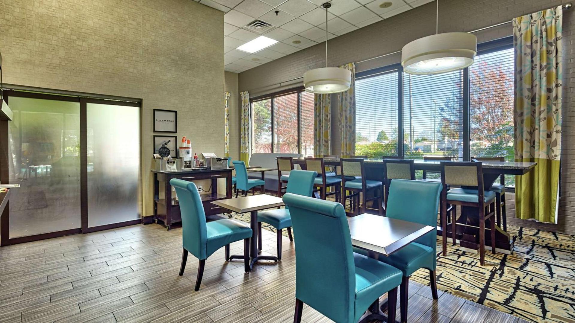 Hampton Inn Norfolk-Naval Base photo 6