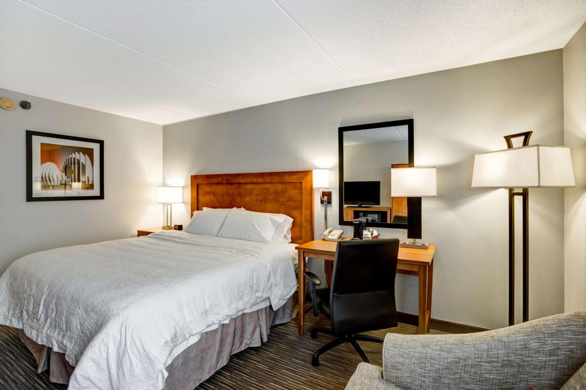 Hampton Inn Norfolk-Naval Base photo 22