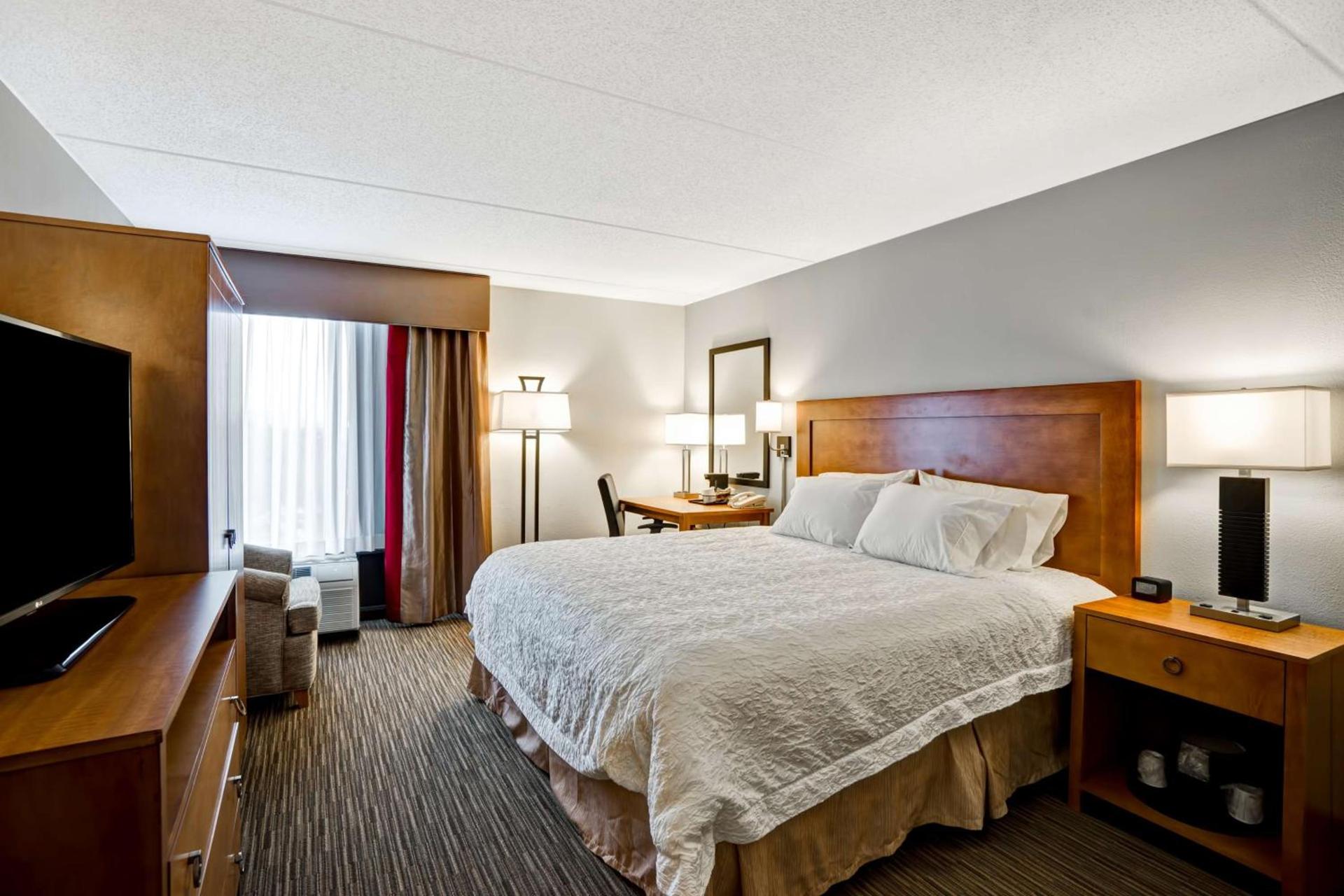 Hampton Inn Norfolk-Naval Base photo 28