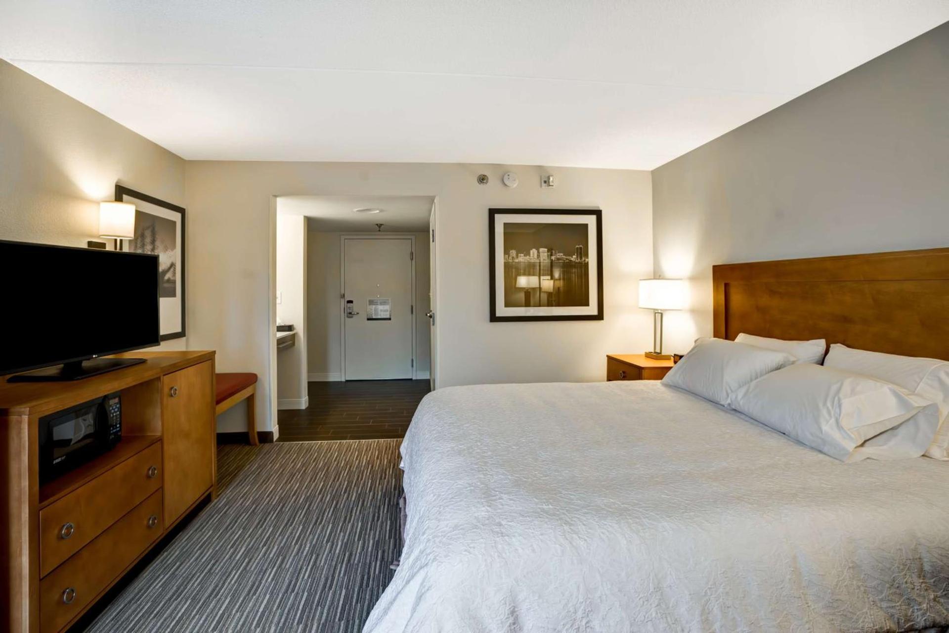 Hampton Inn Norfolk-Naval Base photo 29