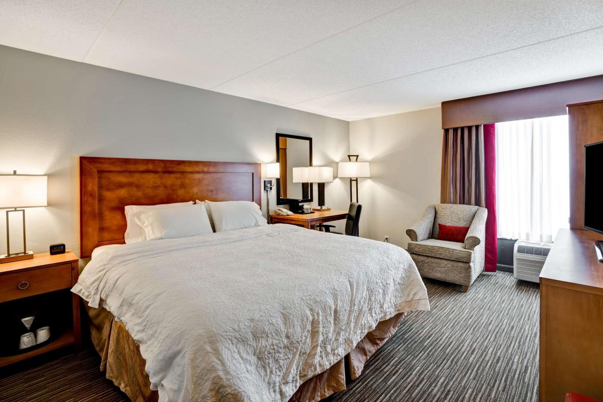 Hampton Inn Norfolk-Naval Base photo 30