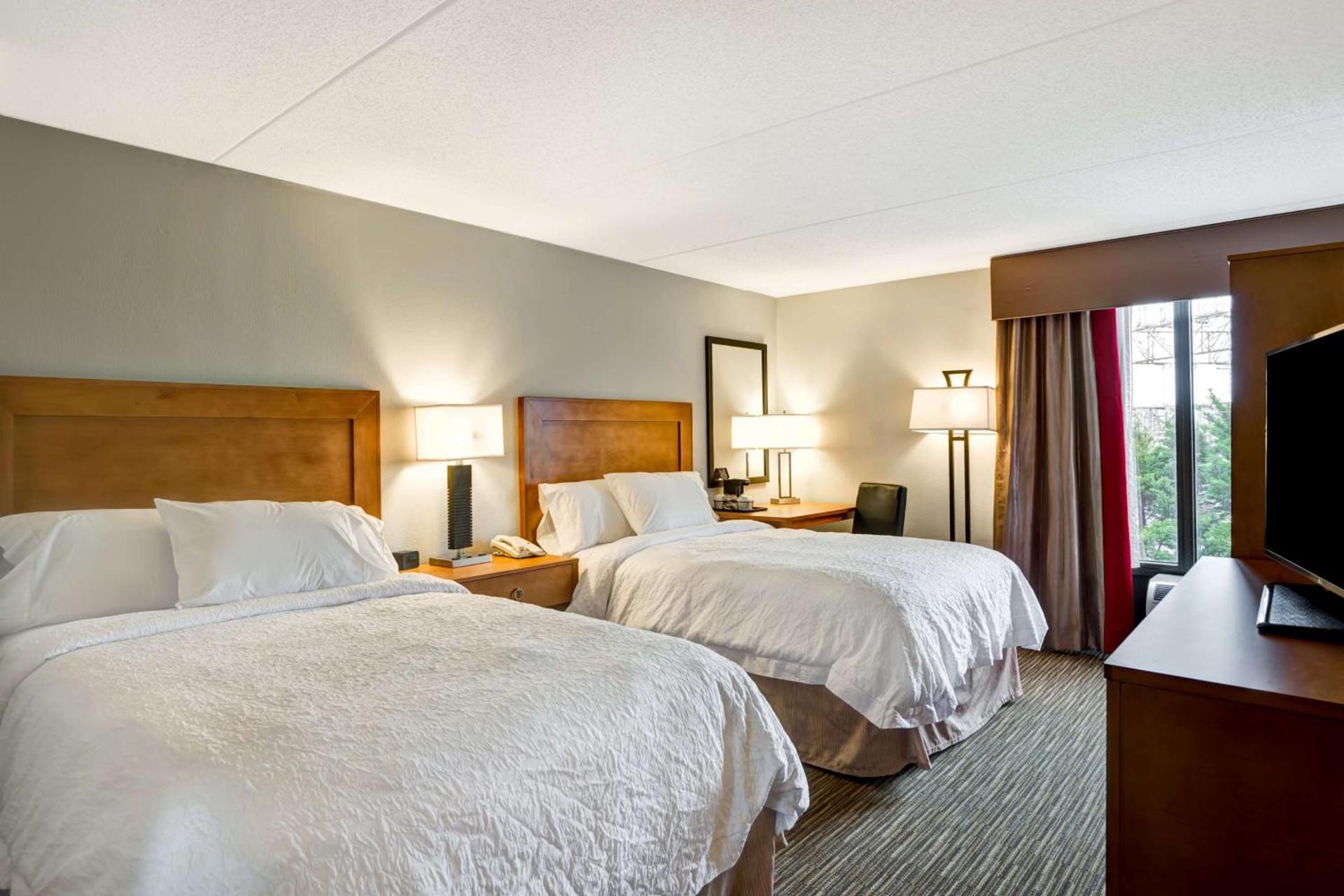 Hampton Inn Norfolk-Naval Base photo 32