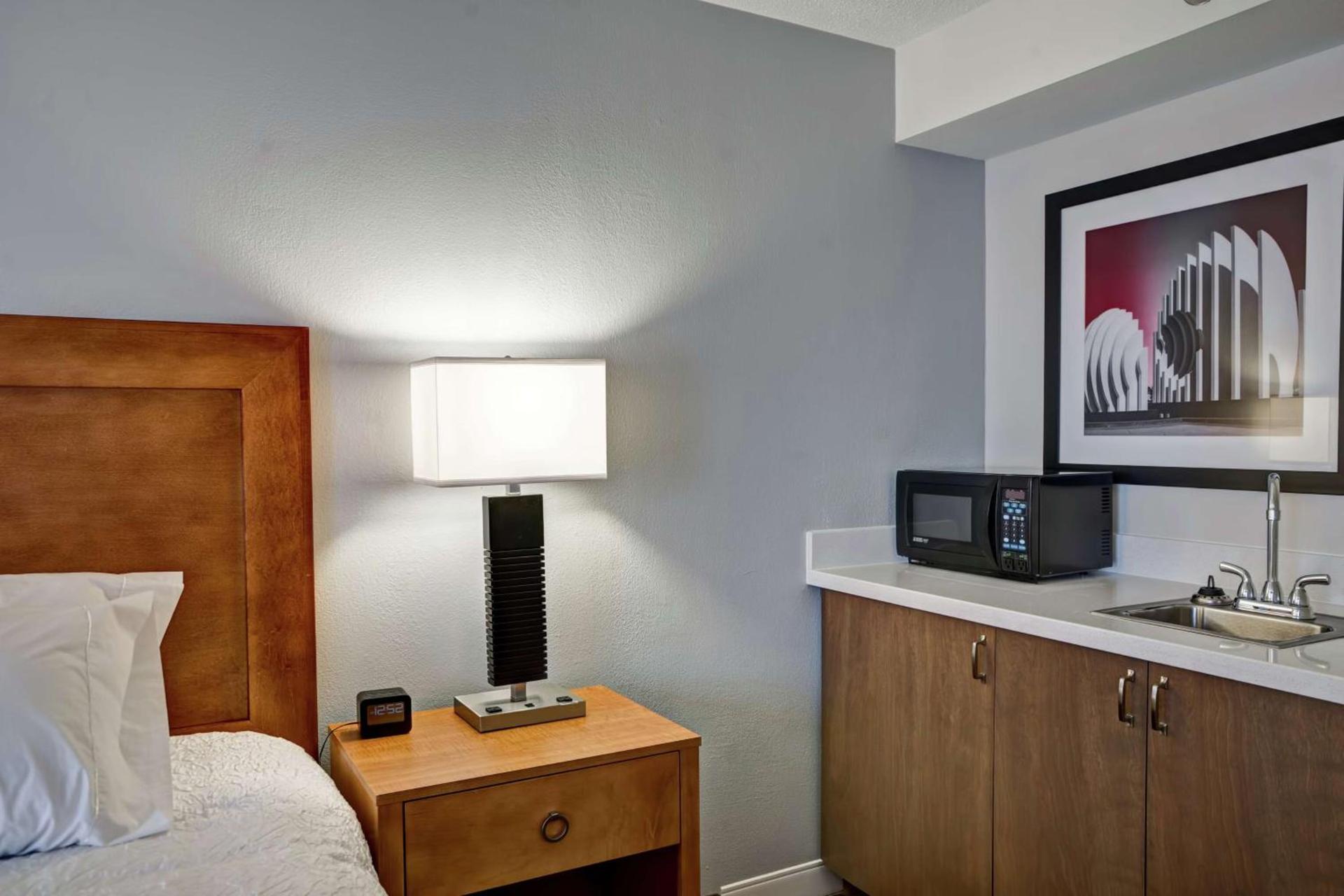 Hampton Inn Norfolk-Naval Base photo 37