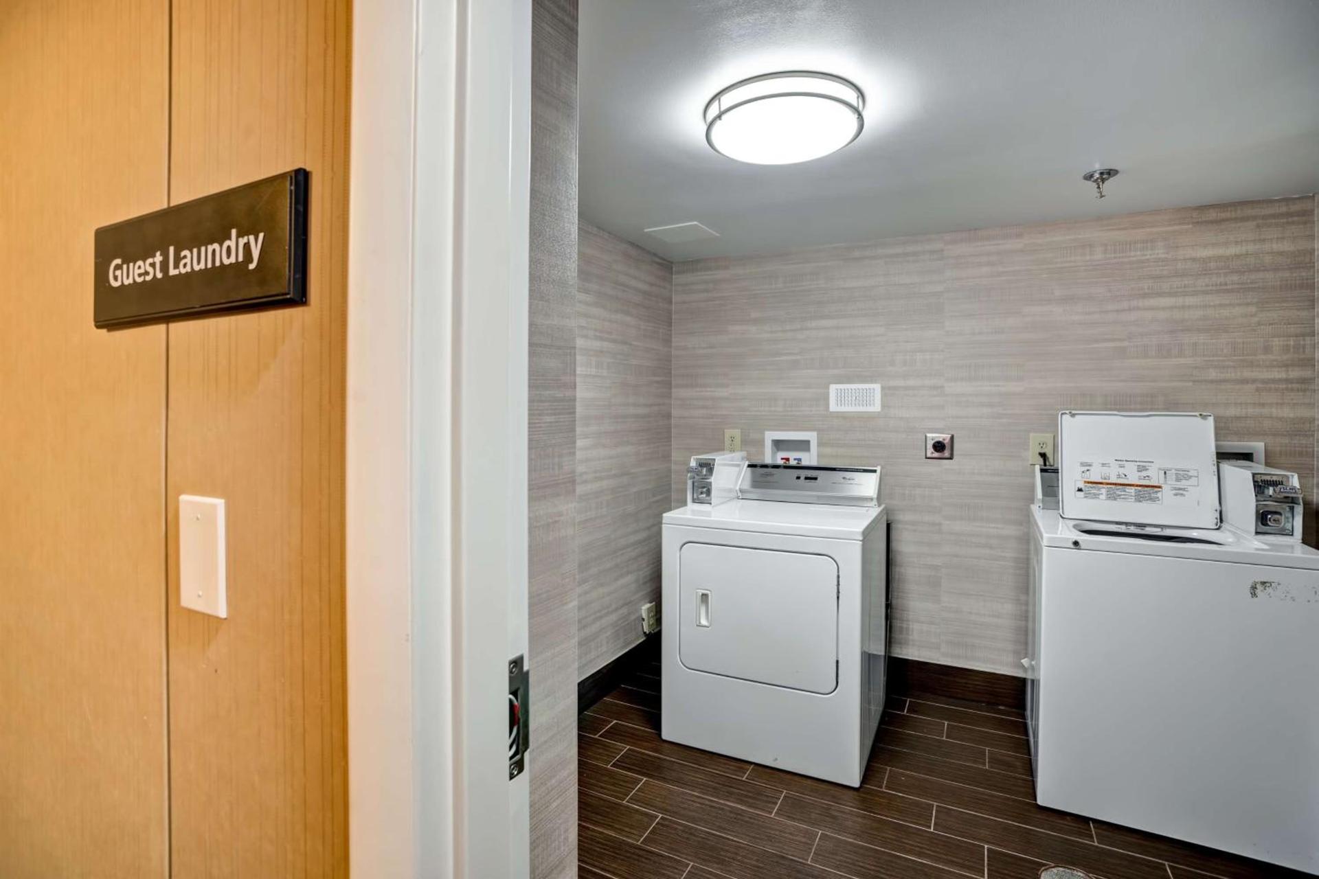 Hampton Inn Norfolk-Naval Base photo 39
