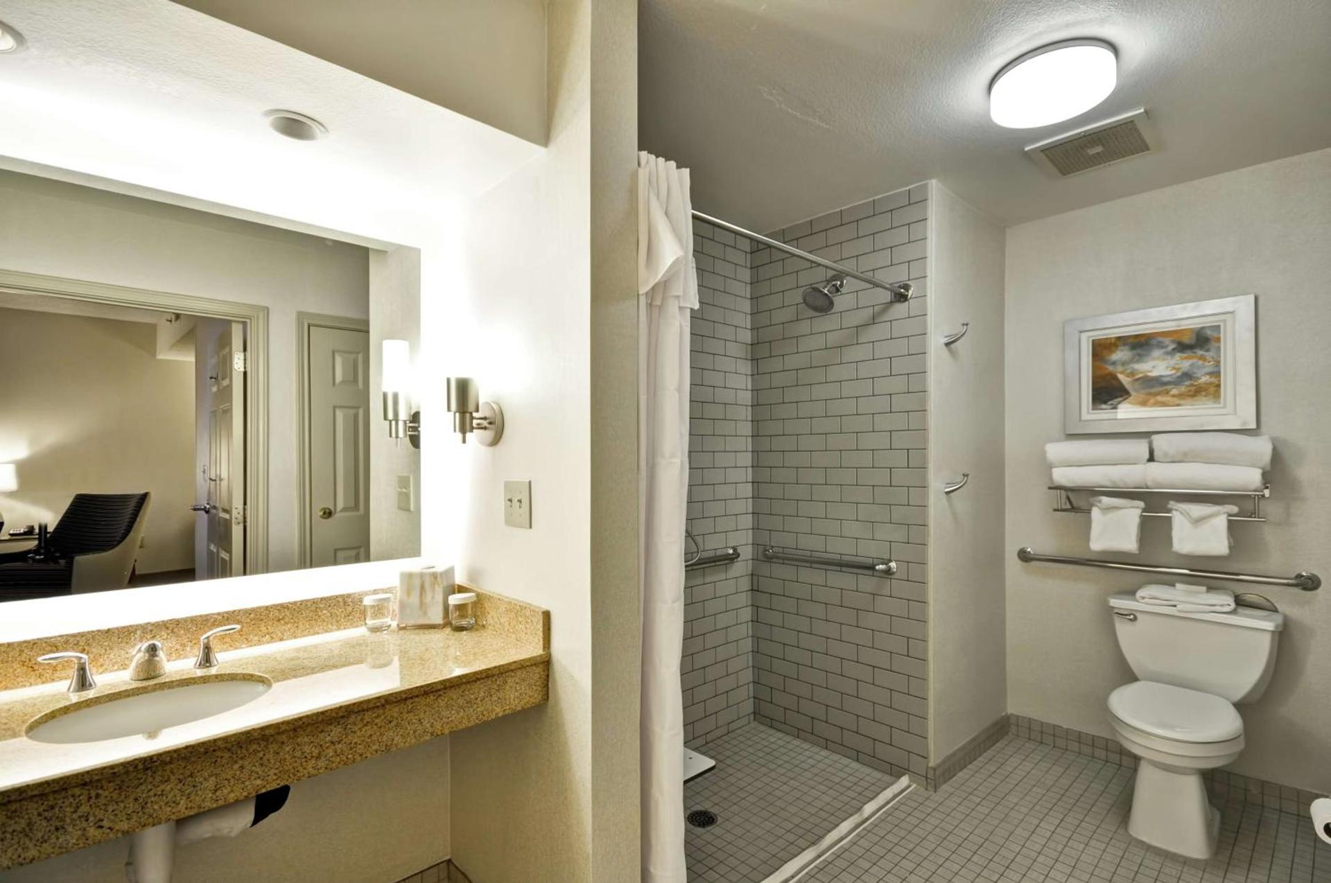 Homewood Suites by Hilton Phoenix-Biltmore photo 8