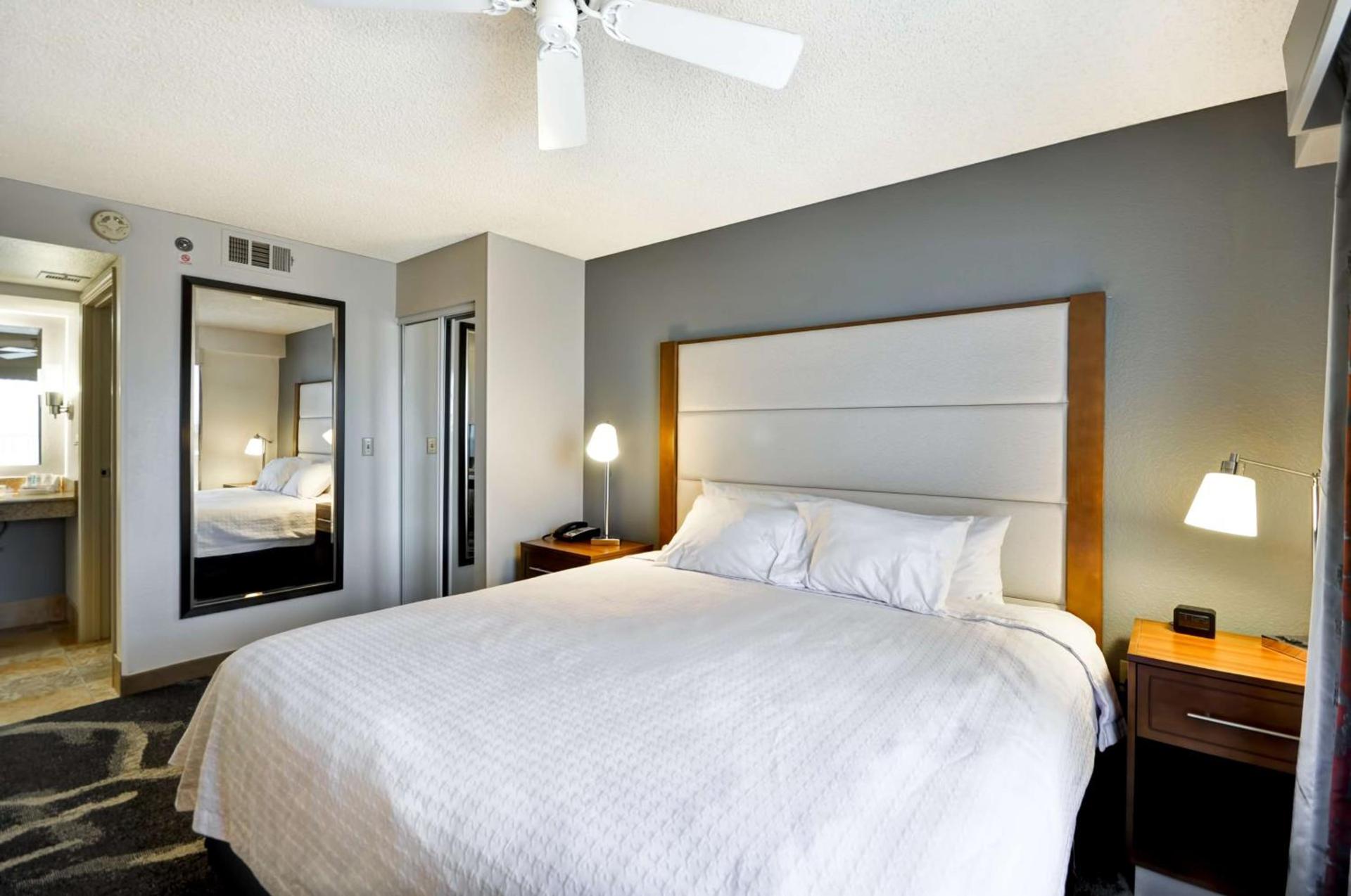 Homewood Suites by Hilton Phoenix-Biltmore photo 11
