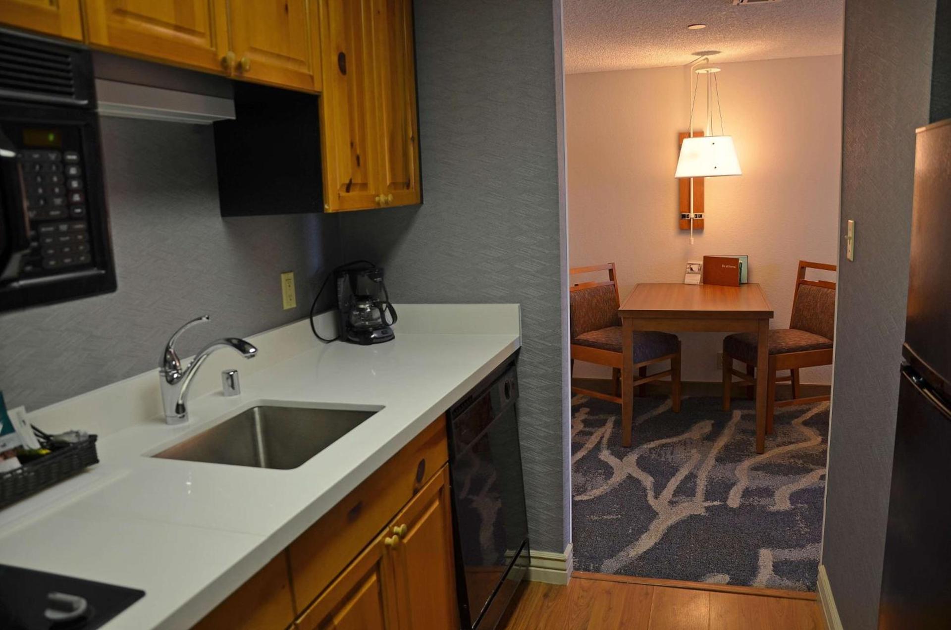 Homewood Suites by Hilton Phoenix-Biltmore photo 28