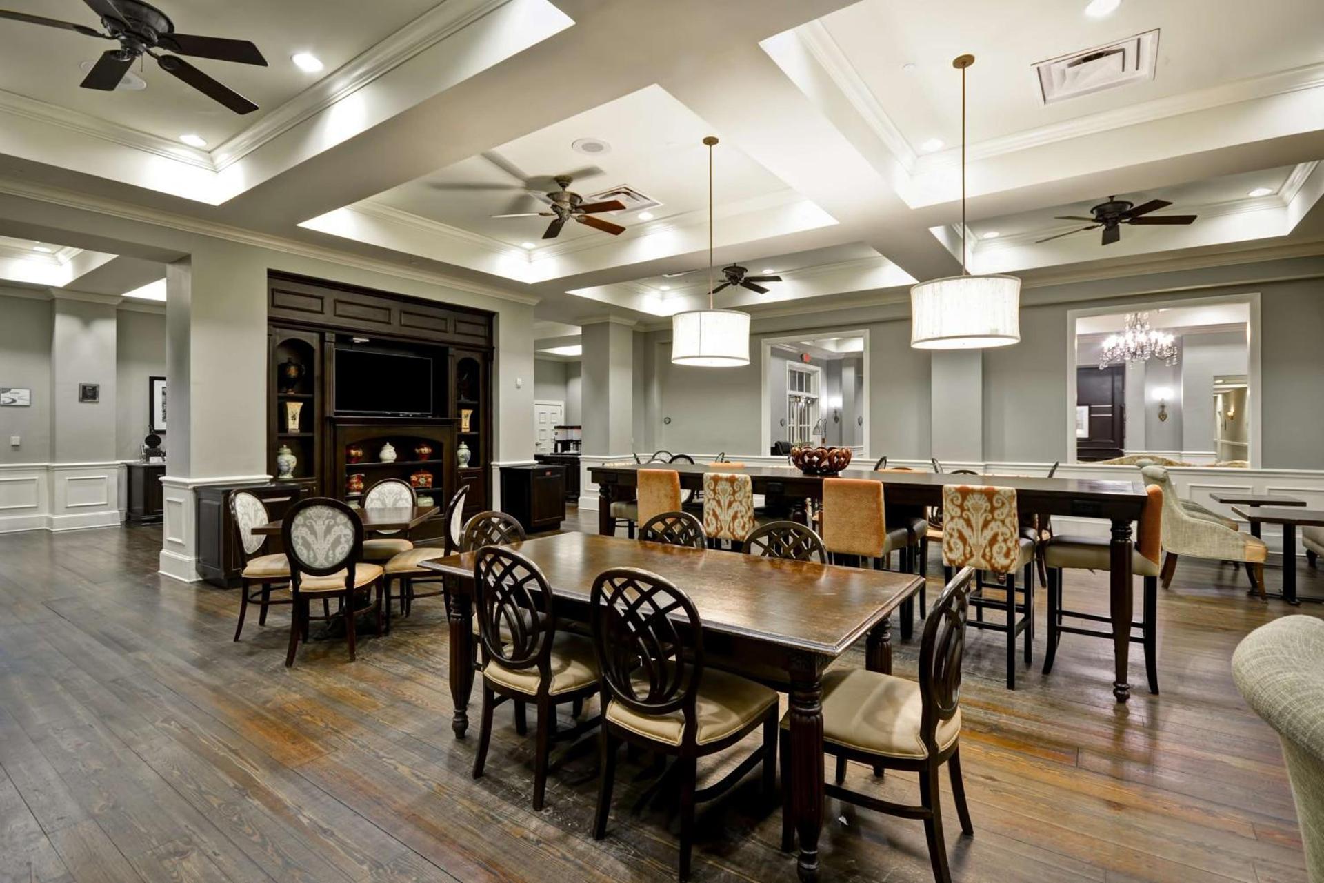 Hampton Inn & Suites Savannah Historic District photo 8