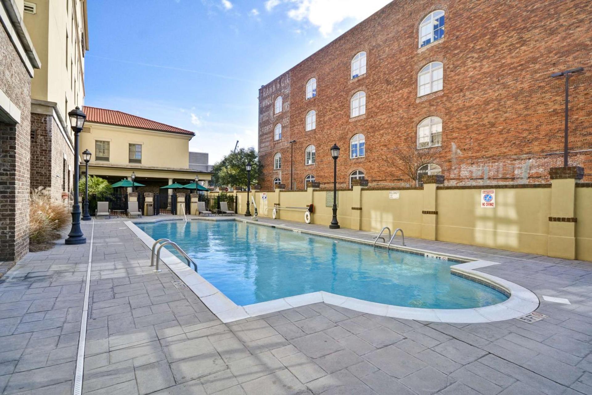 Hampton Inn & Suites Savannah Historic District photo 16