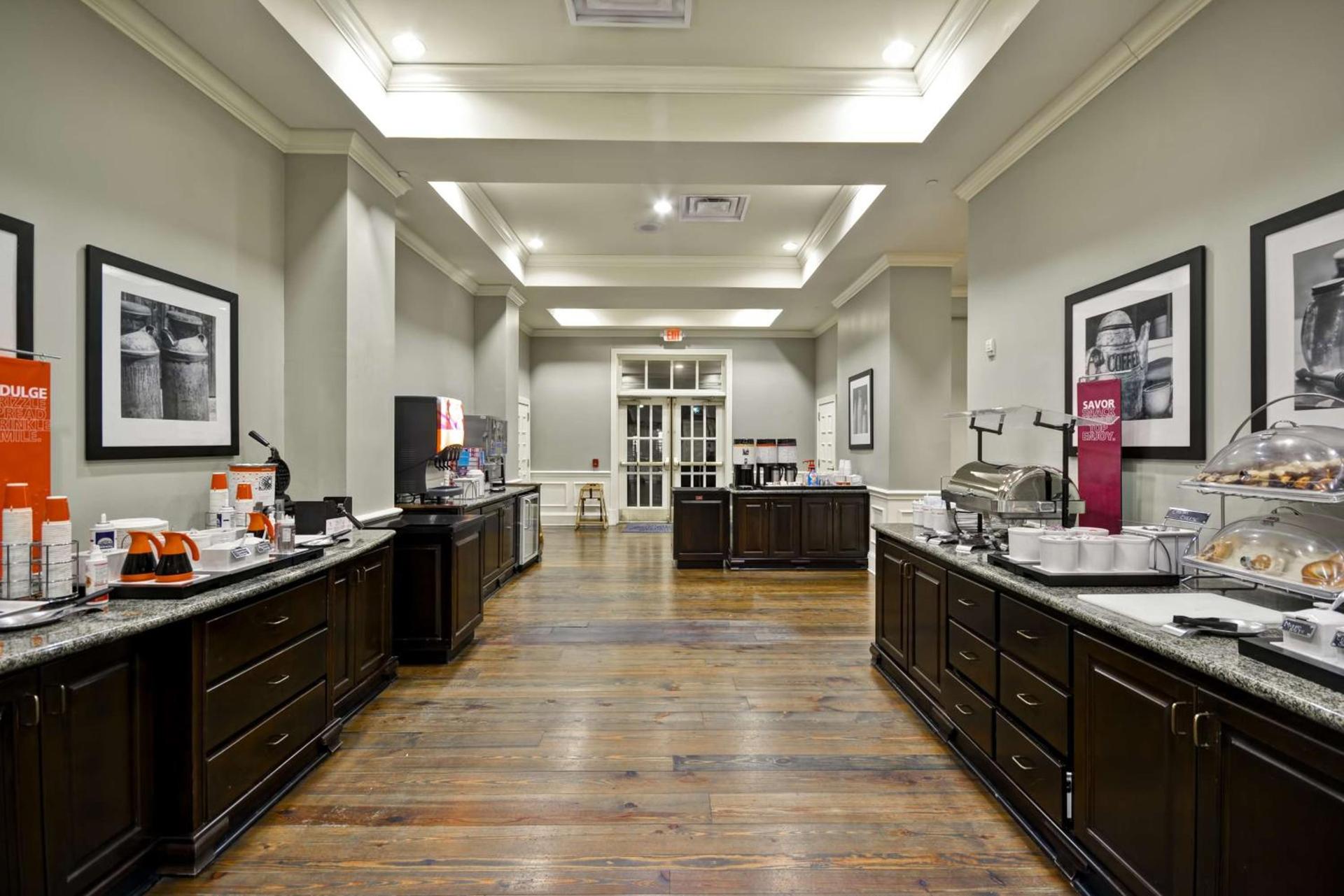 Hampton Inn & Suites Savannah Historic District photo 21