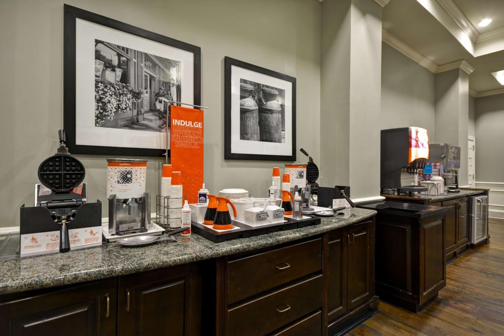 Hampton Inn & Suites Savannah Historic District photo 23