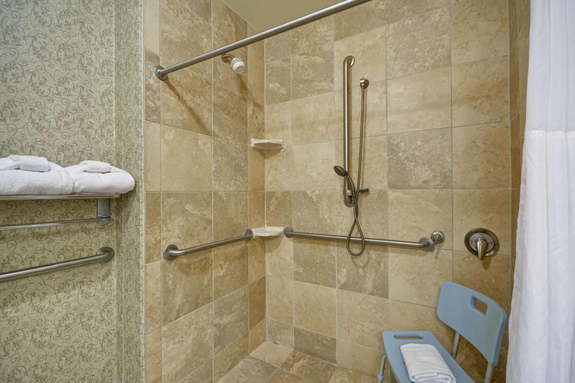 Hampton Inn & Suites Savannah Historic District photo 34
