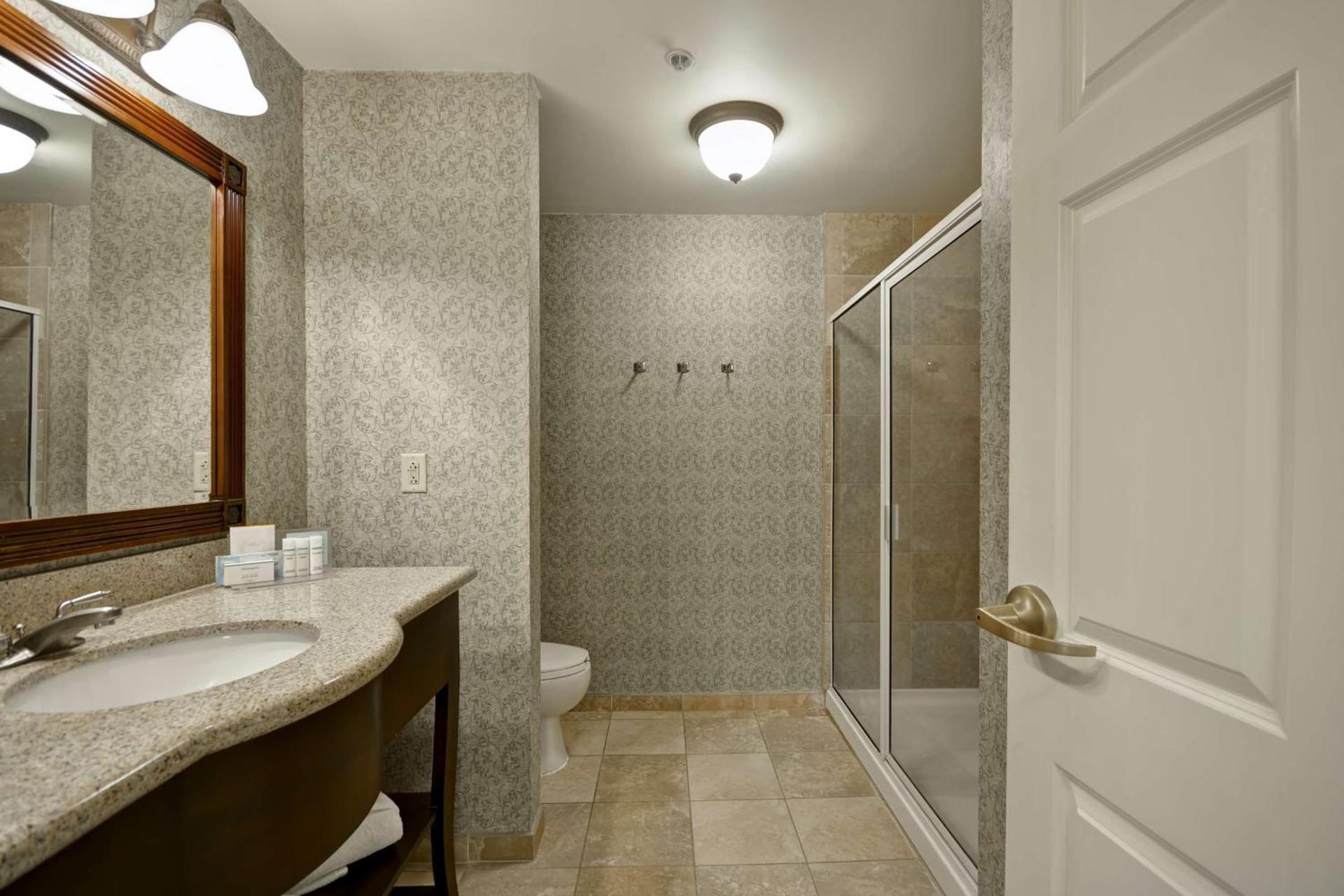 Hampton Inn & Suites Savannah Historic District photo 36