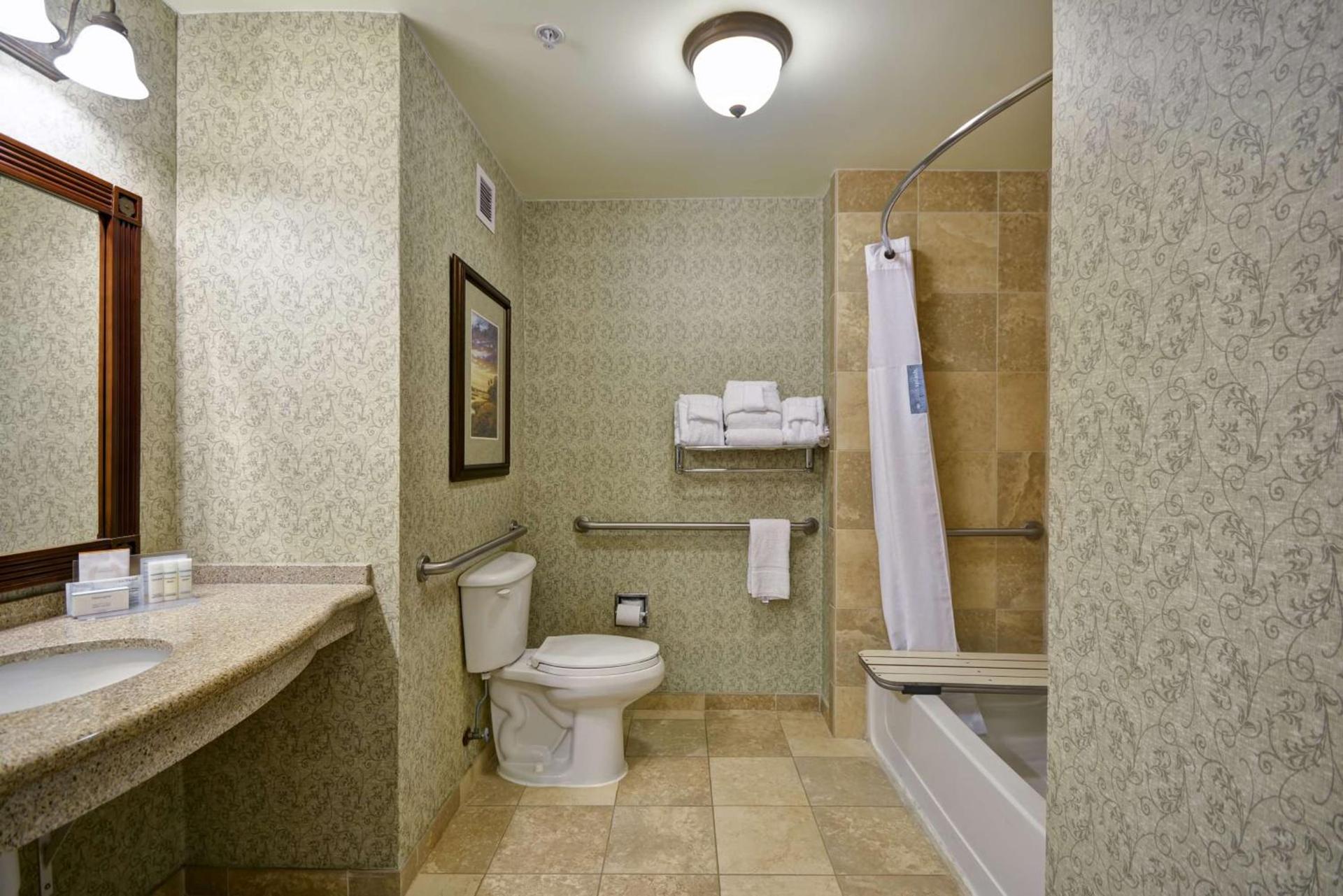Hampton Inn & Suites Savannah Historic District photo 37
