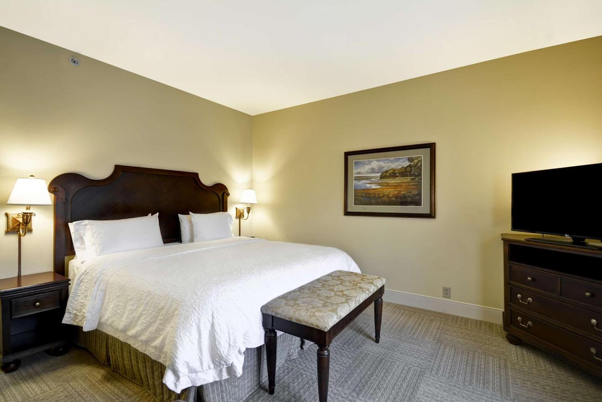 Hampton Inn & Suites Savannah Historic District photo 38