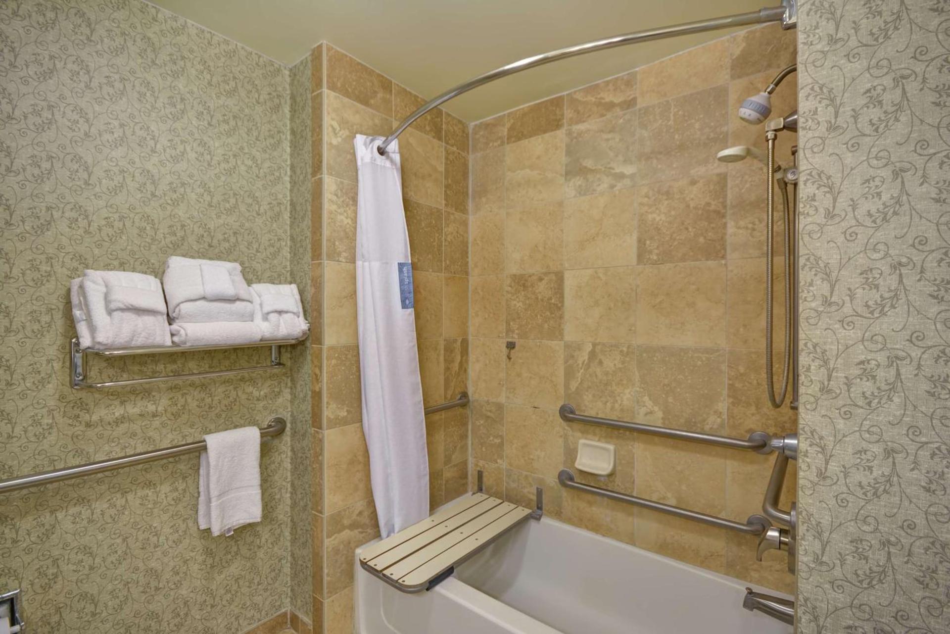 Hampton Inn & Suites Savannah Historic District photo 39