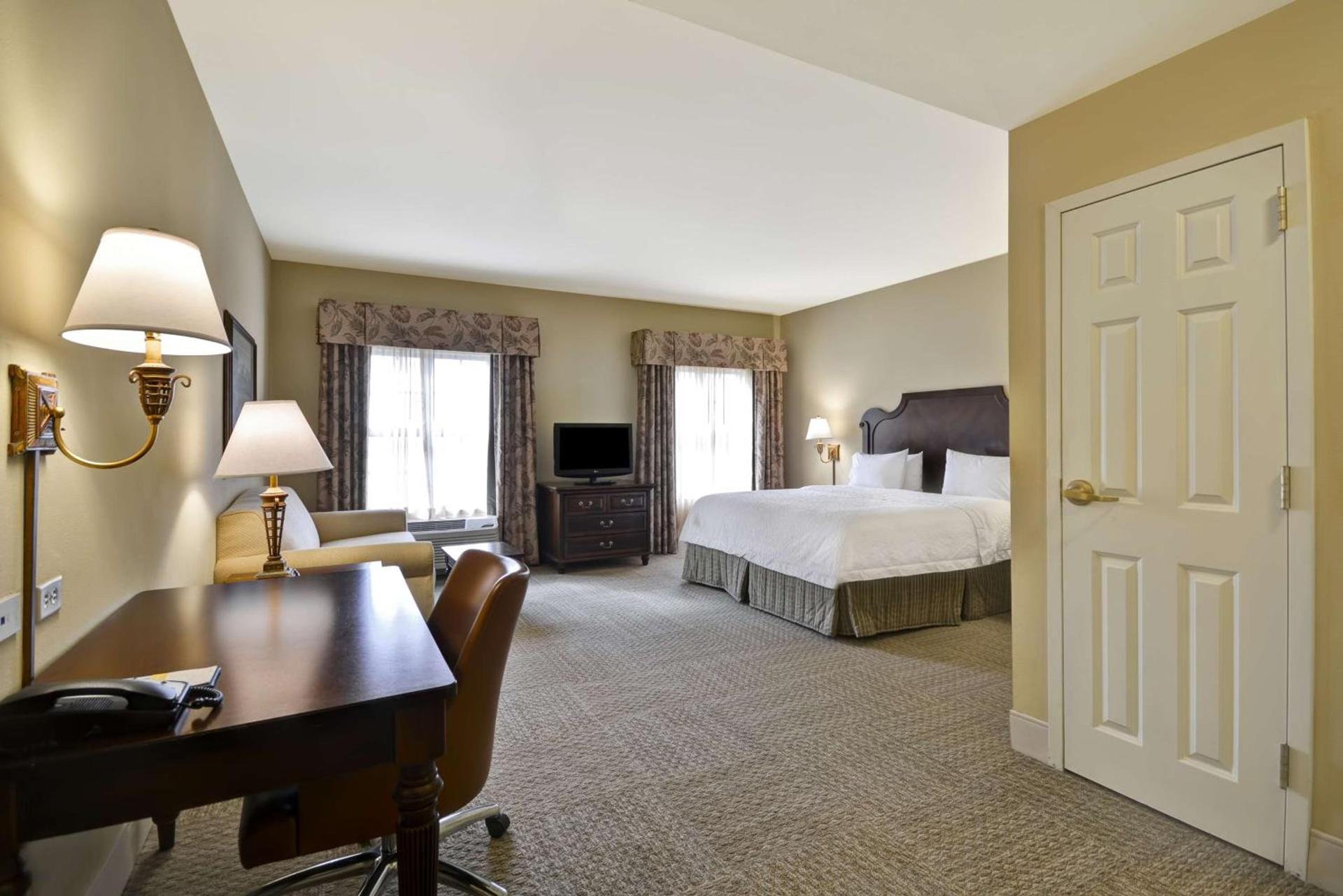 Hampton Inn & Suites Savannah Historic District photo 40