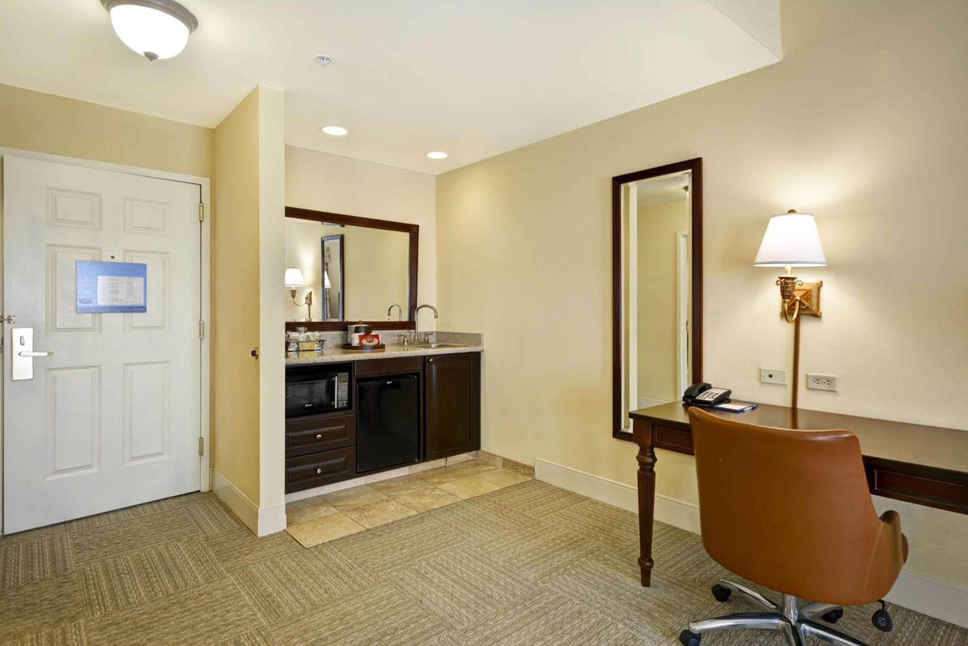 Hampton Inn & Suites Savannah Historic District photo 43