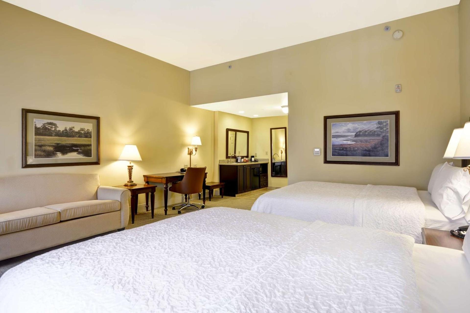 Hampton Inn & Suites Savannah Historic District photo 44