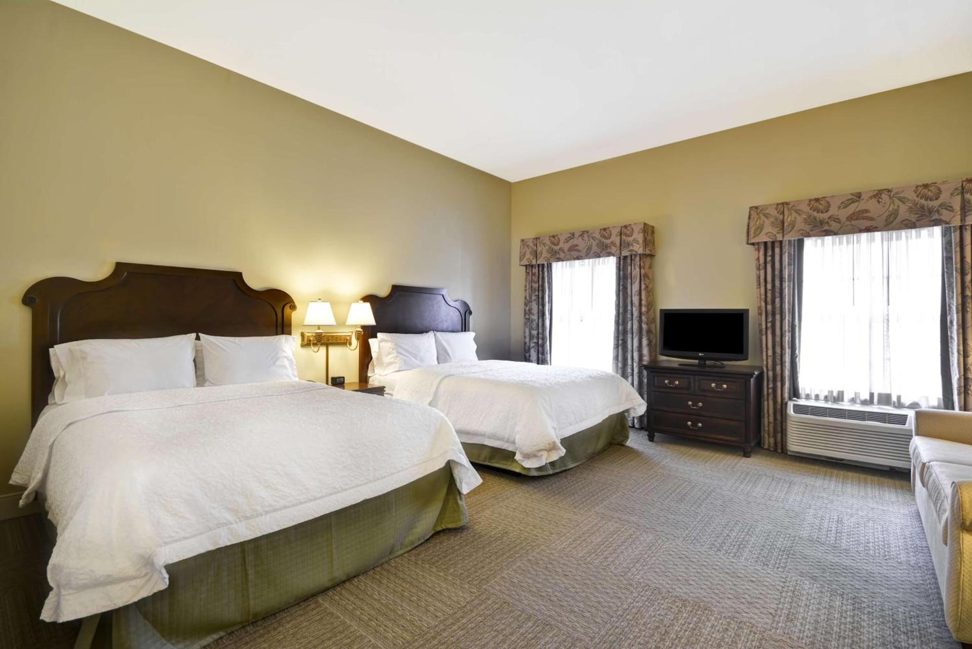 Hampton Inn & Suites Savannah Historic District photo 45