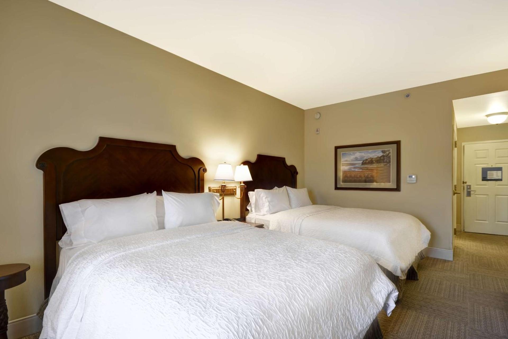 Hampton Inn & Suites Savannah Historic District photo 46