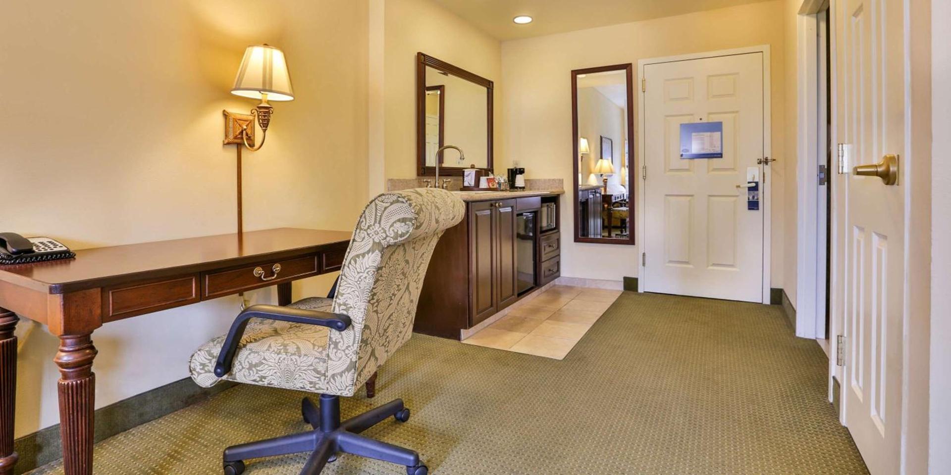 Hampton Inn & Suites Savannah Historic District photo 52