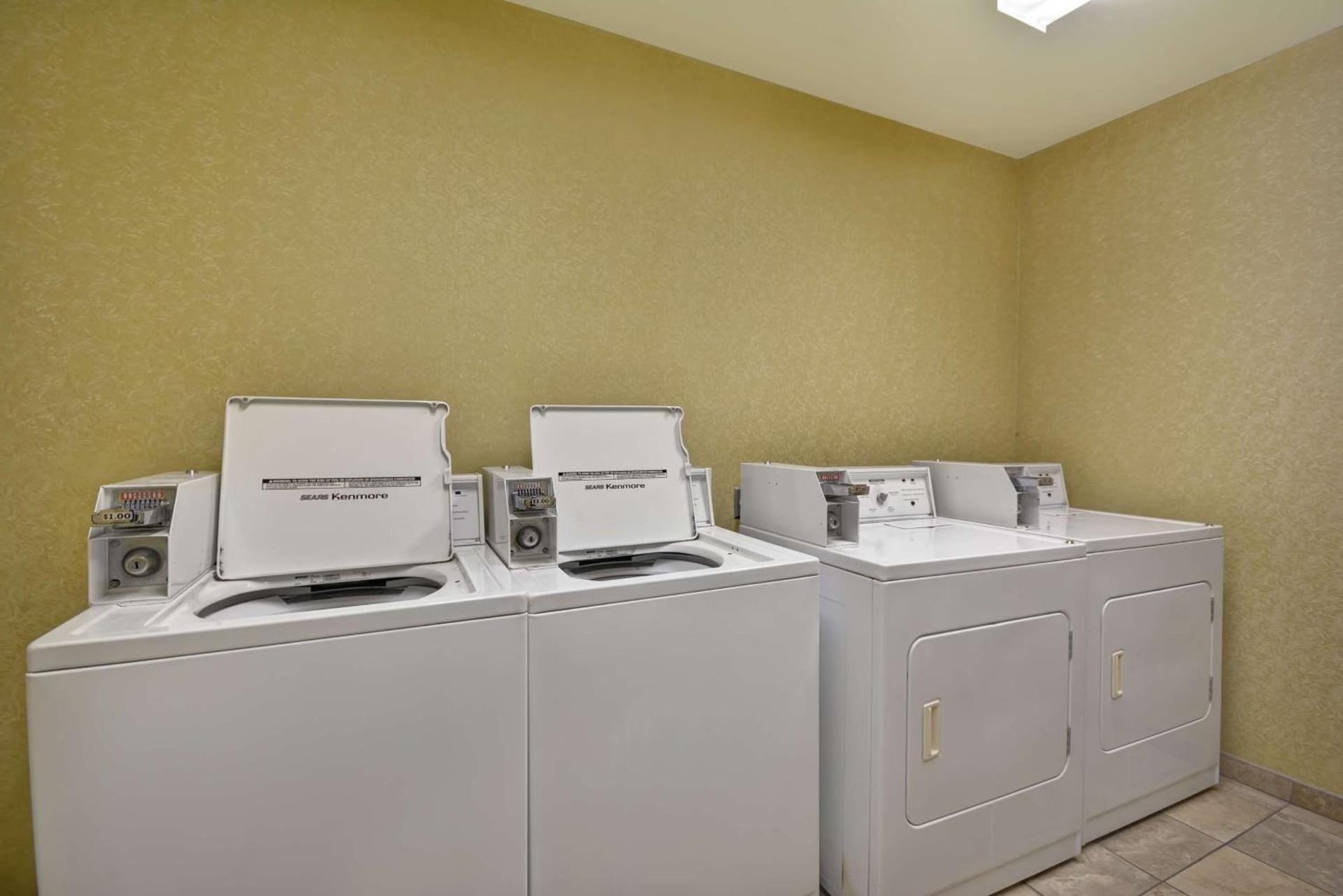 Hampton Inn & Suites Savannah Historic District photo 69