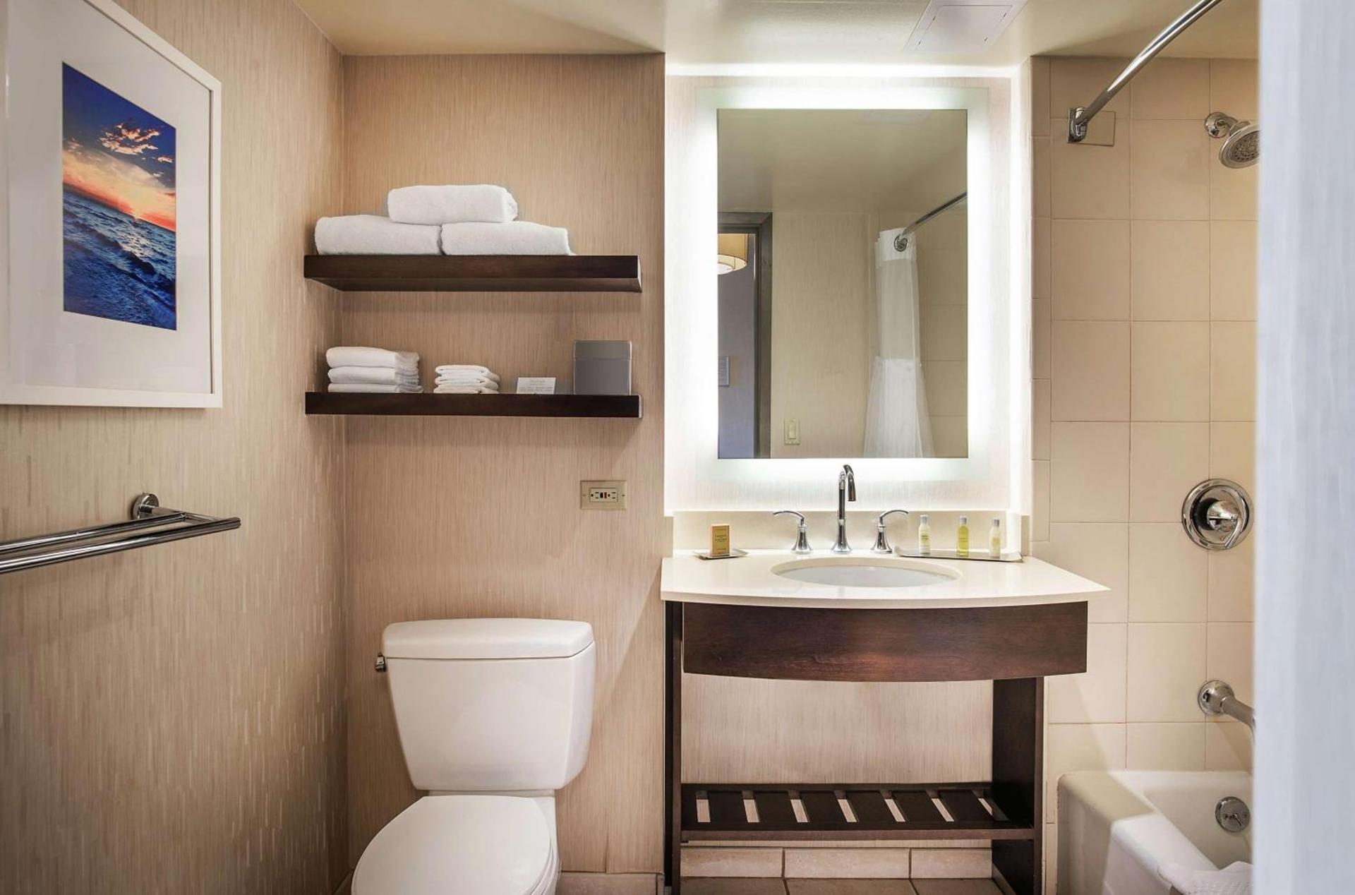 DoubleTree by Hilton San Diego-Mission Valley photo 52