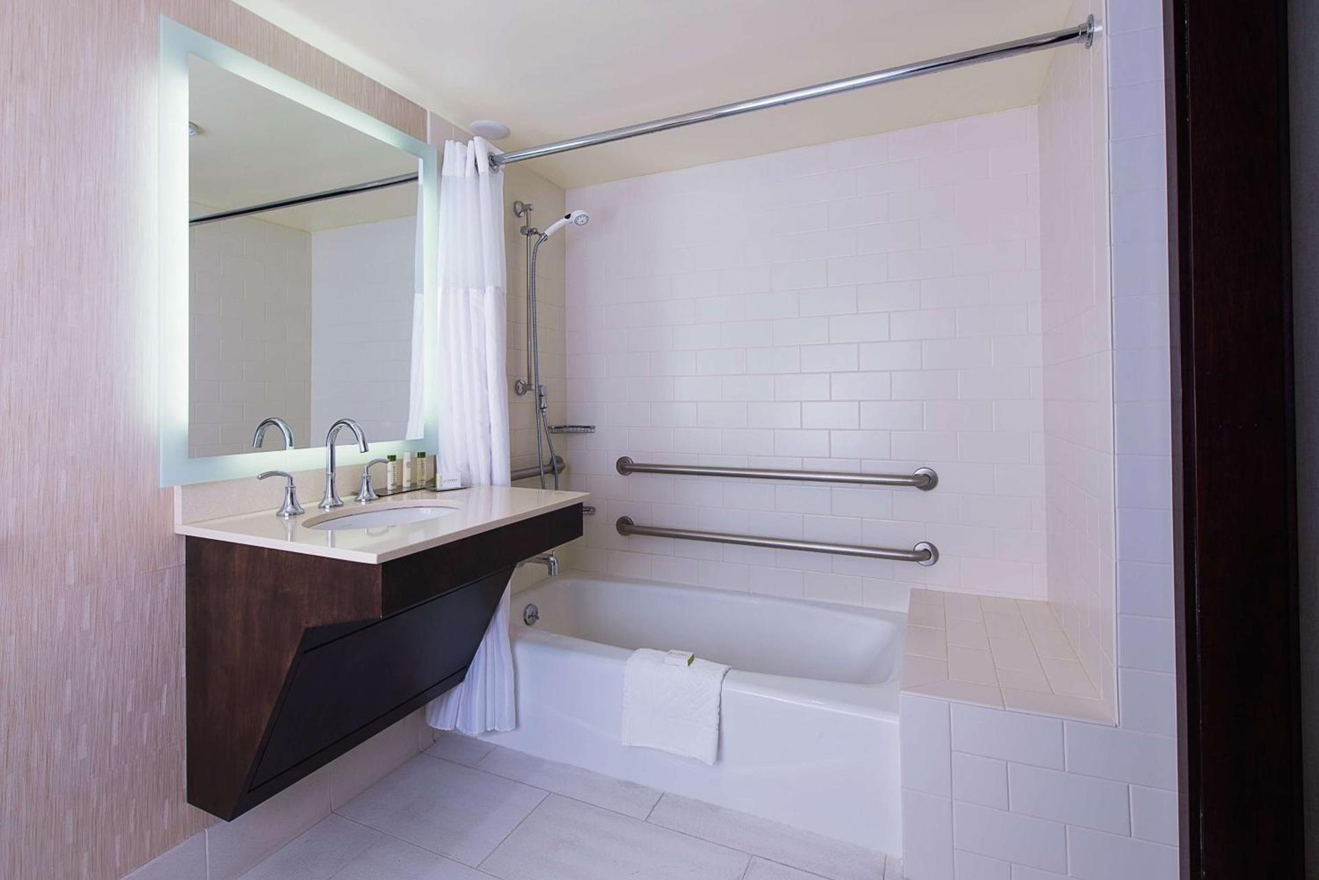 DoubleTree by Hilton San Diego-Mission Valley photo 54