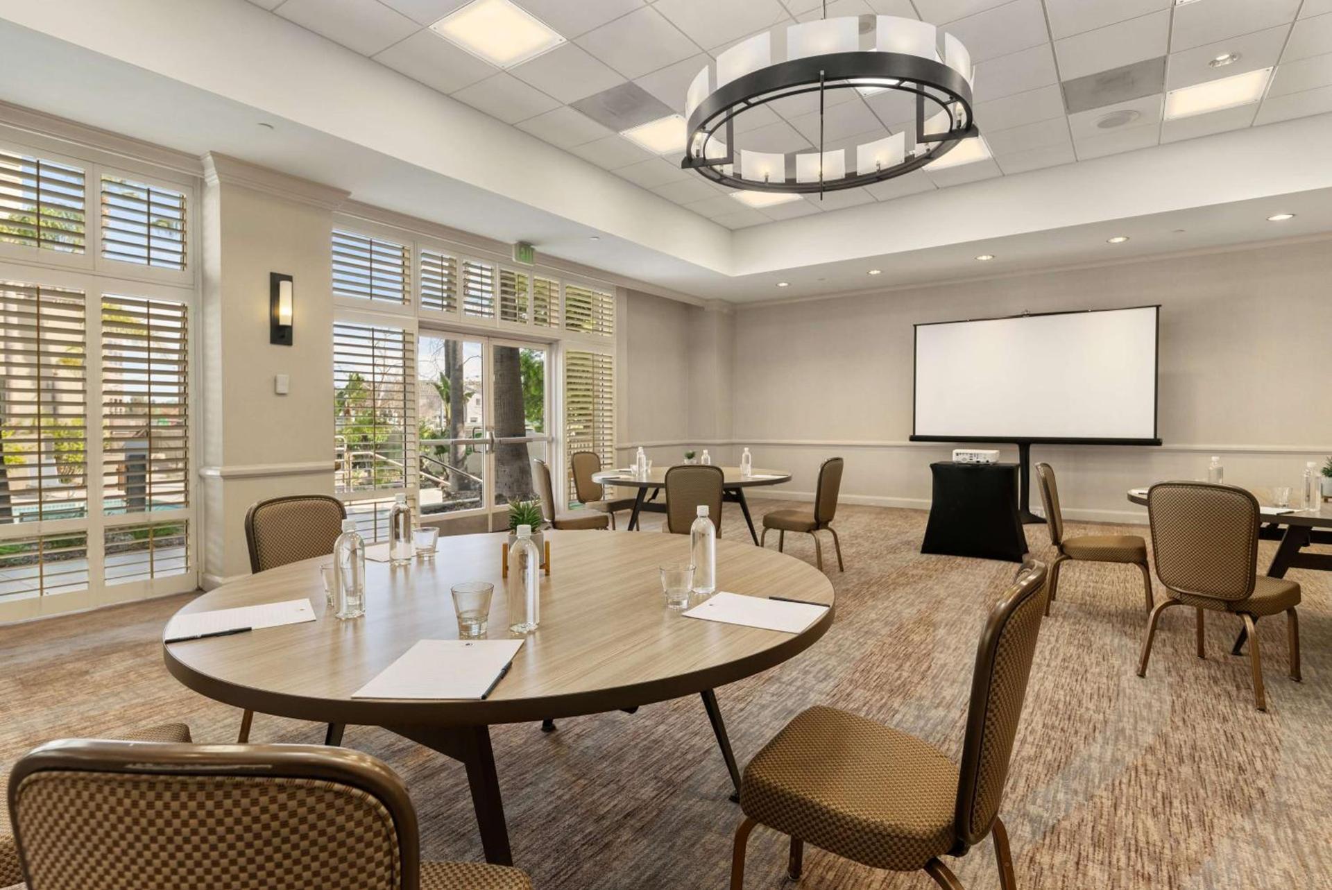 DoubleTree by Hilton San Diego-Mission Valley photo 3