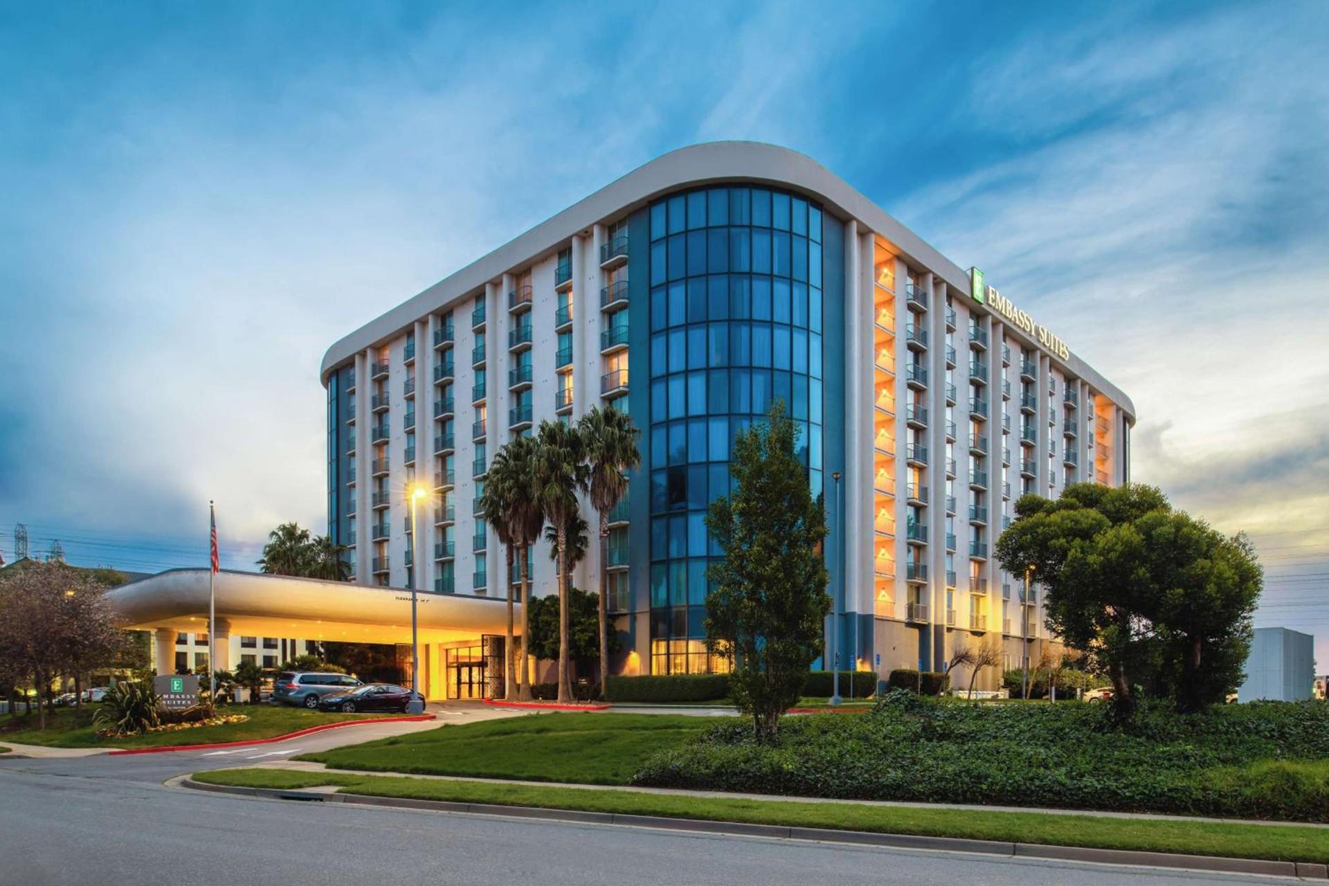 Embassy Suites by Hilton San Francisco Airport Oyster Point — hotel in South San Francisco