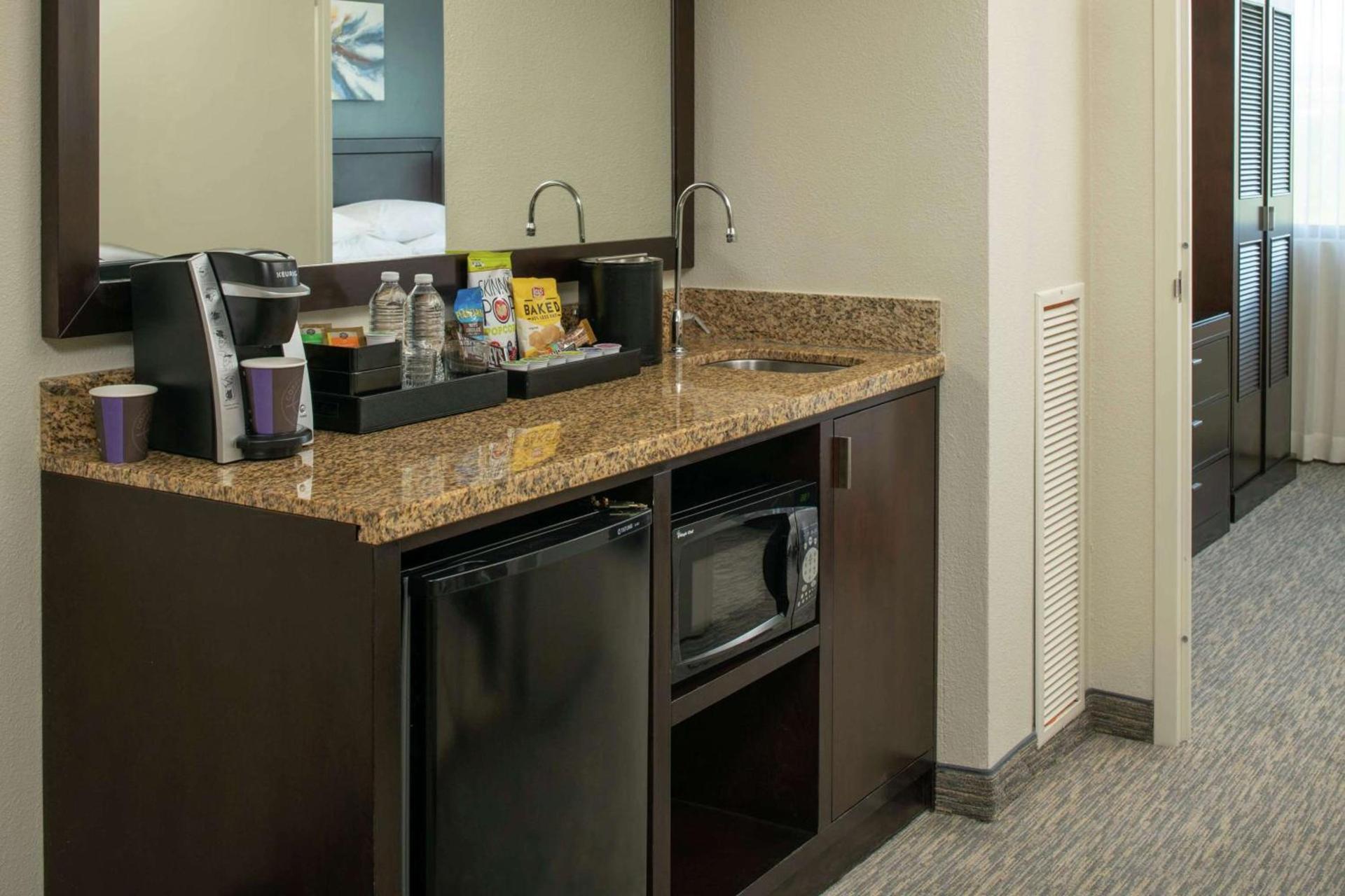 Embassy Suites By Hilton Seattle - Tacoma International Airport photo 31