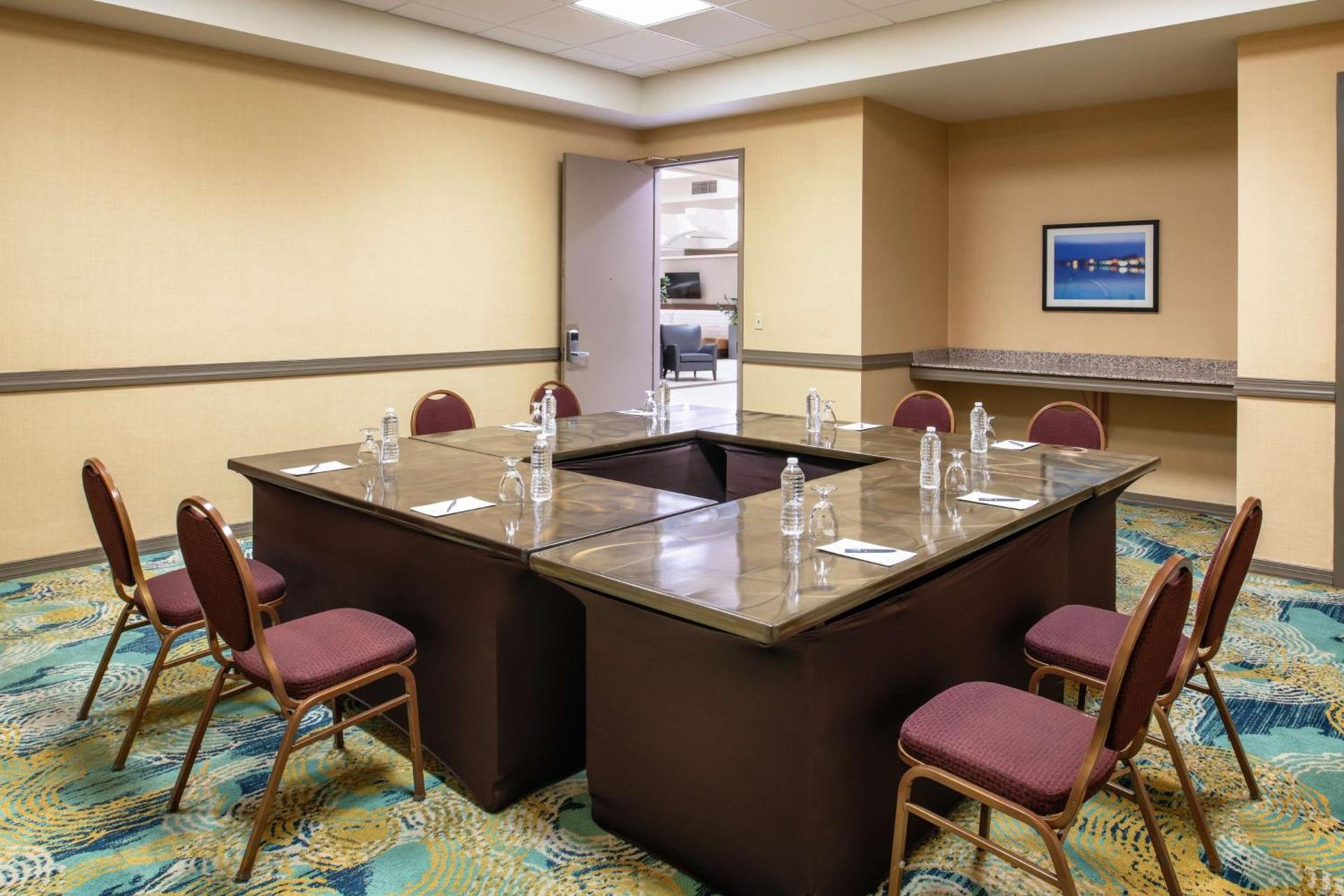 Embassy Suites By Hilton Seattle - Tacoma International Airport photo 36