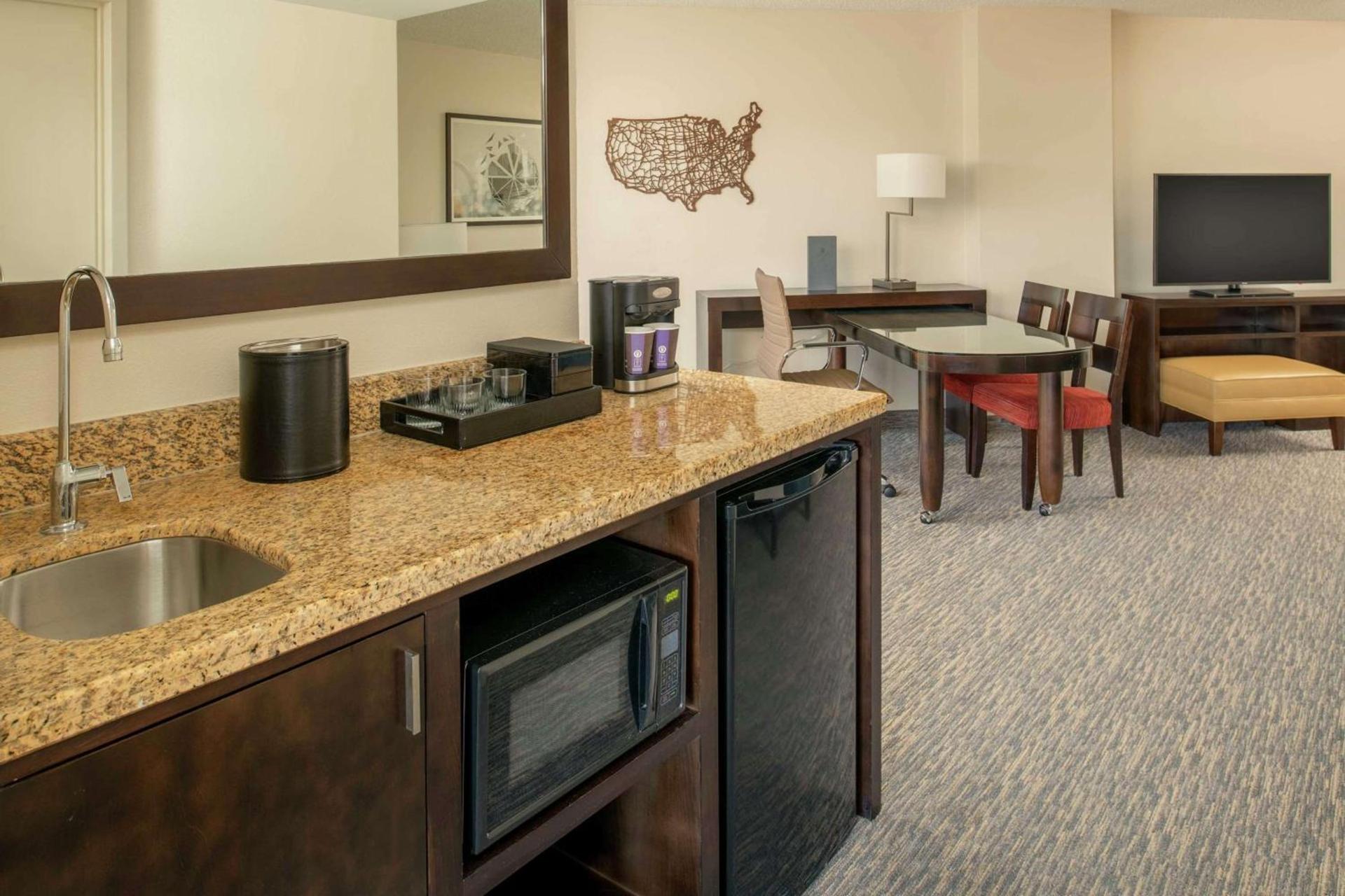 Embassy Suites By Hilton Seattle - Tacoma International Airport photo 49