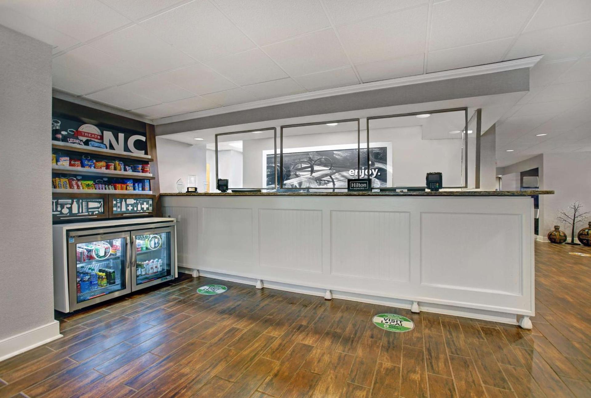 Hampton Inn Salisbury photo 8