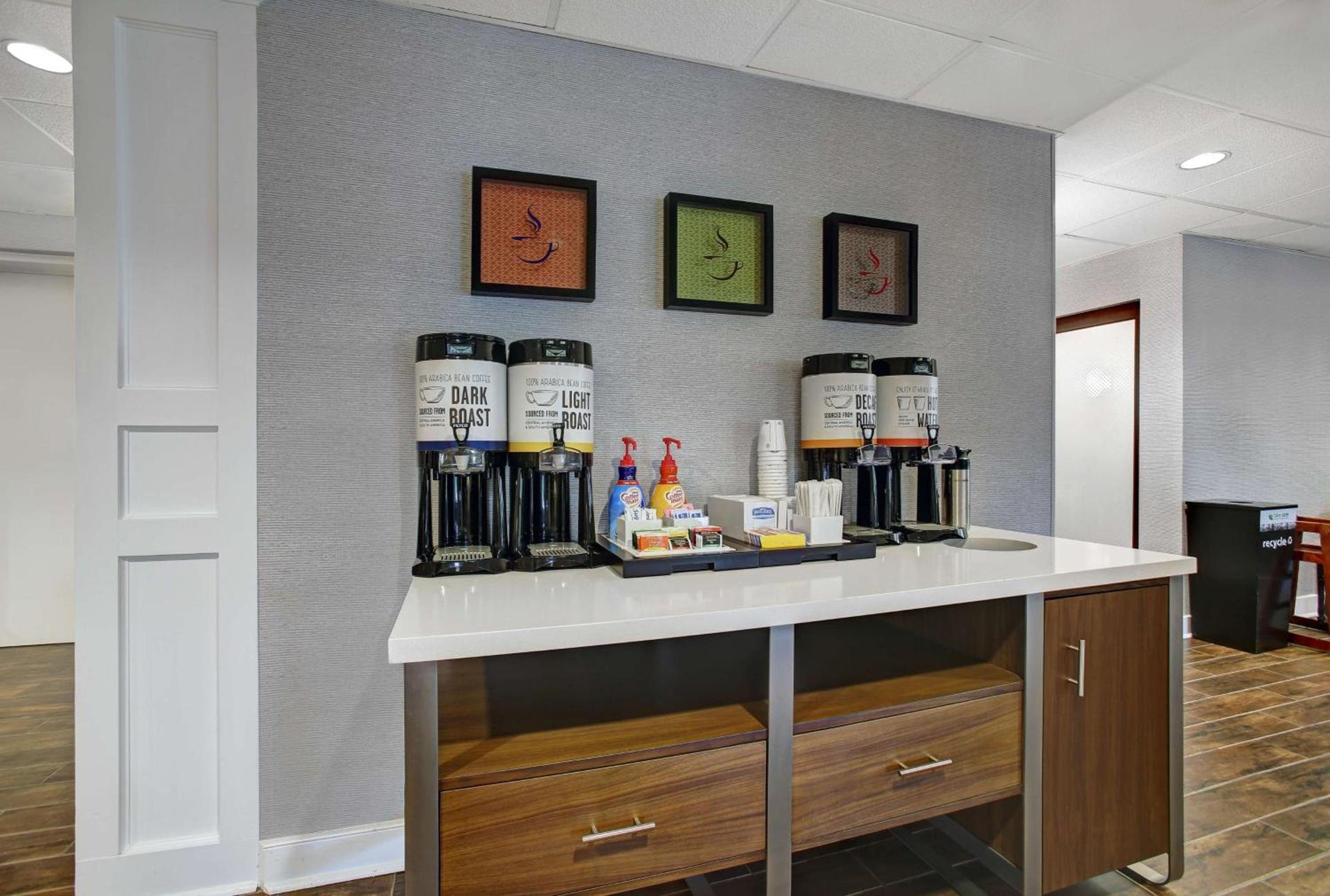 Hampton Inn Salisbury photo 11