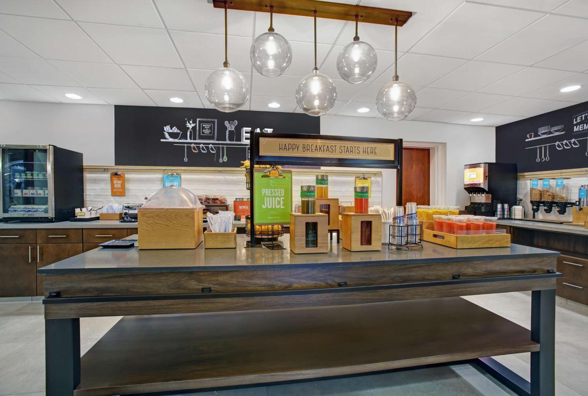 Hampton Inn Salisbury photo 12