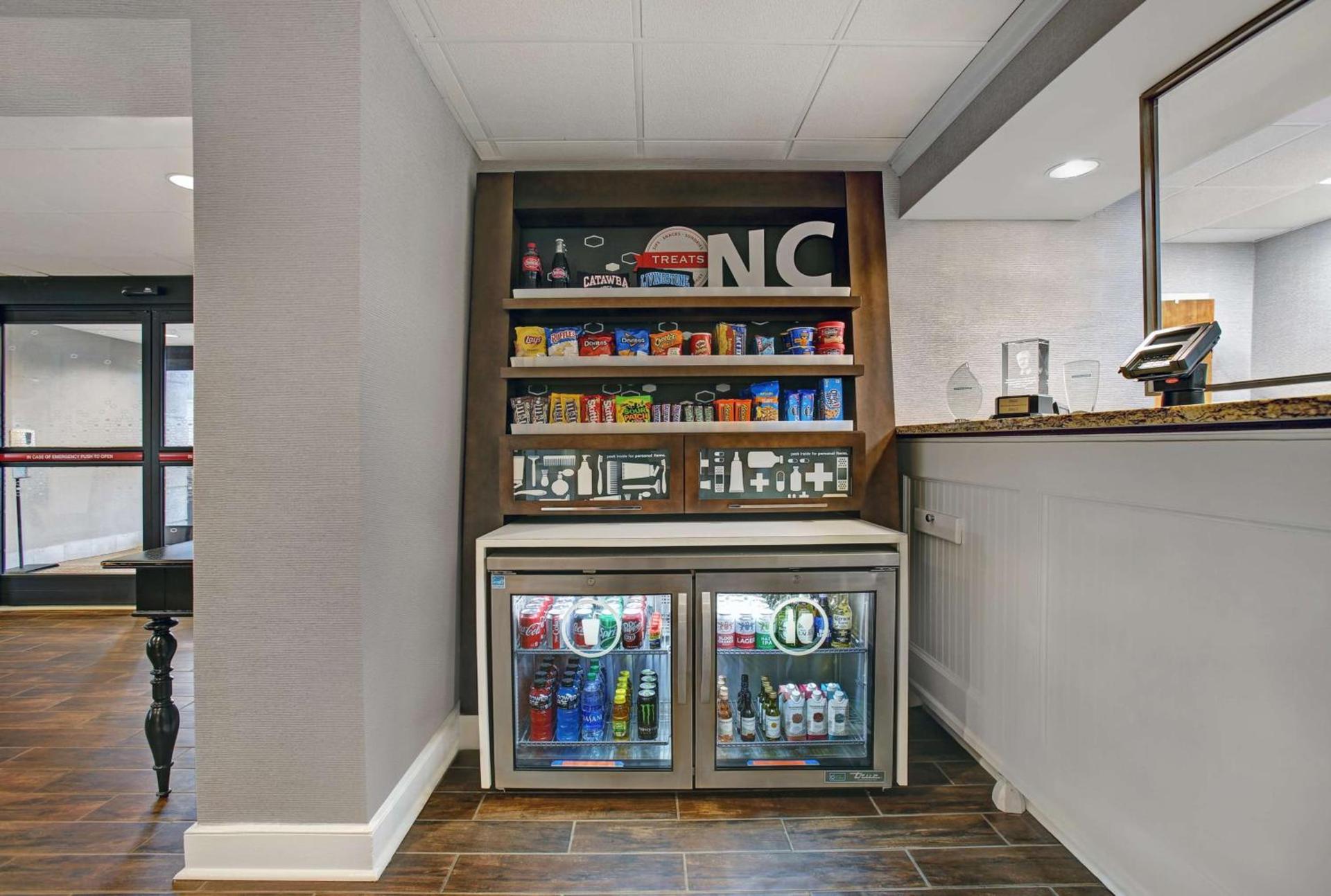 Hampton Inn Salisbury photo 16