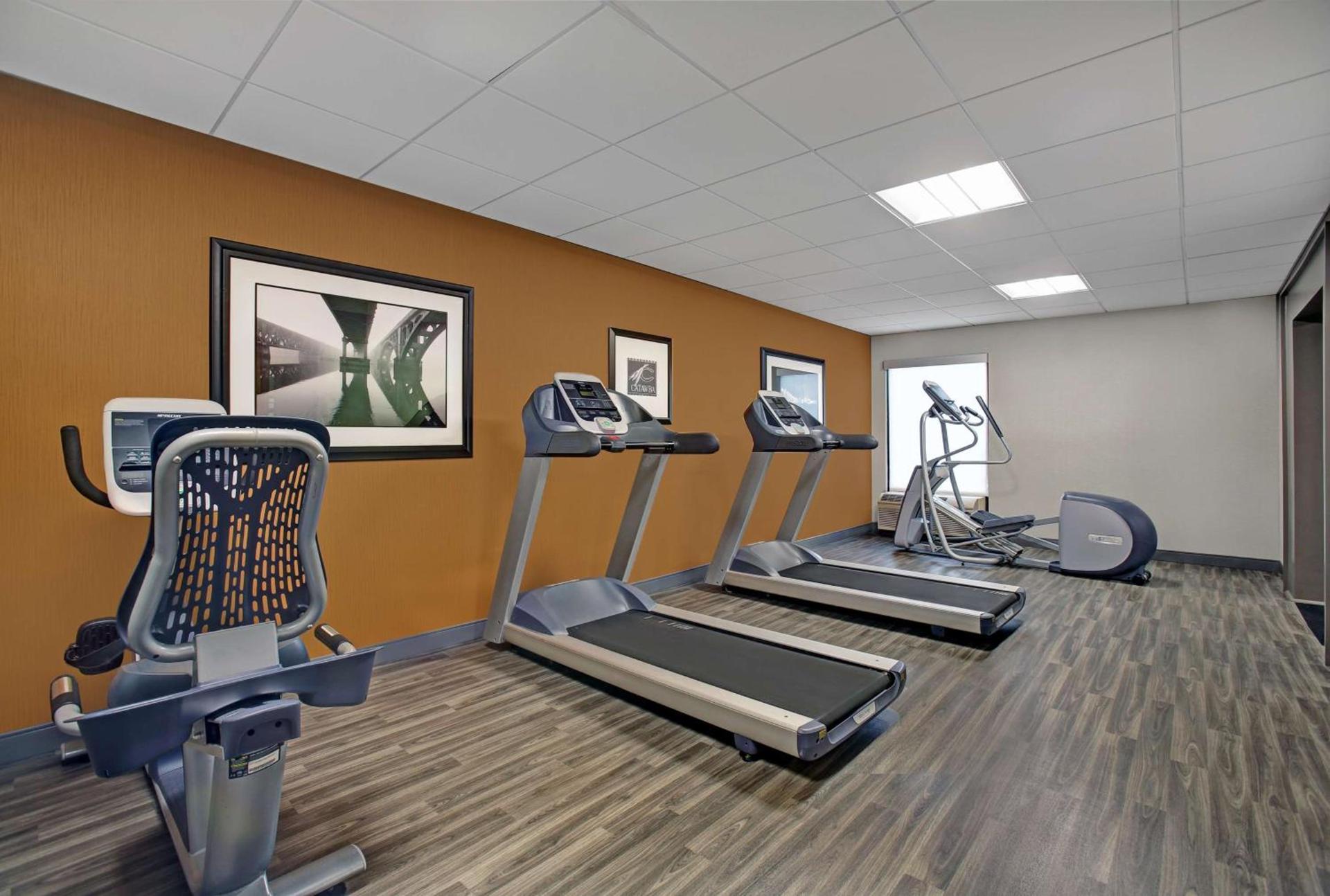 Hampton Inn Salisbury photo 18