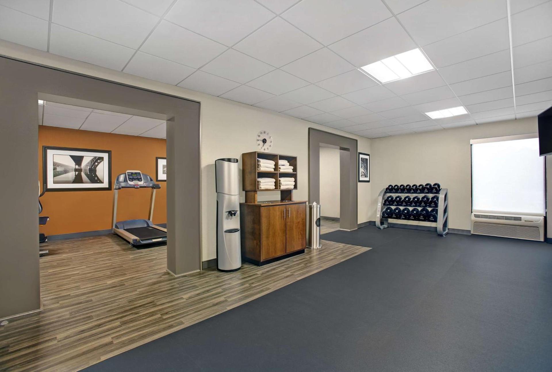 Hampton Inn Salisbury photo 19
