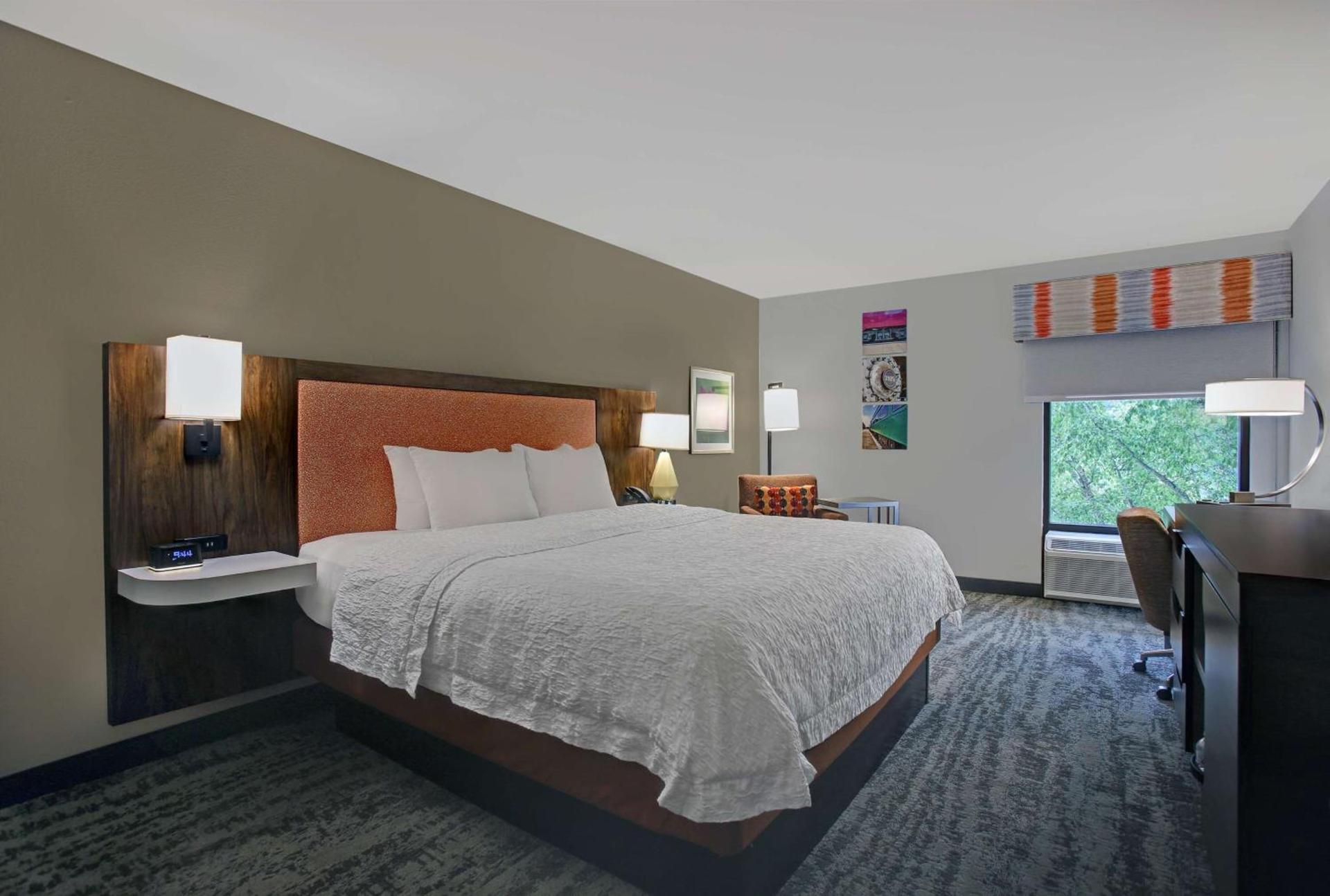 Hampton Inn Salisbury photo 23