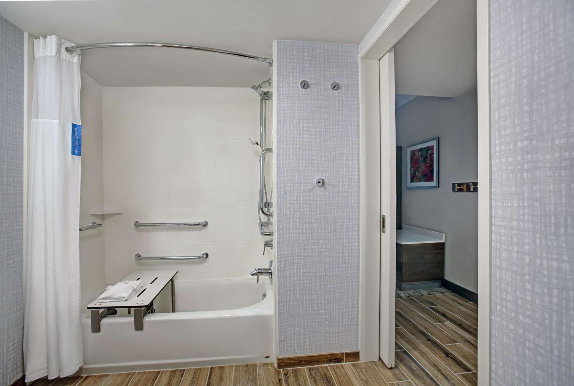 Hampton Inn Salisbury photo 22