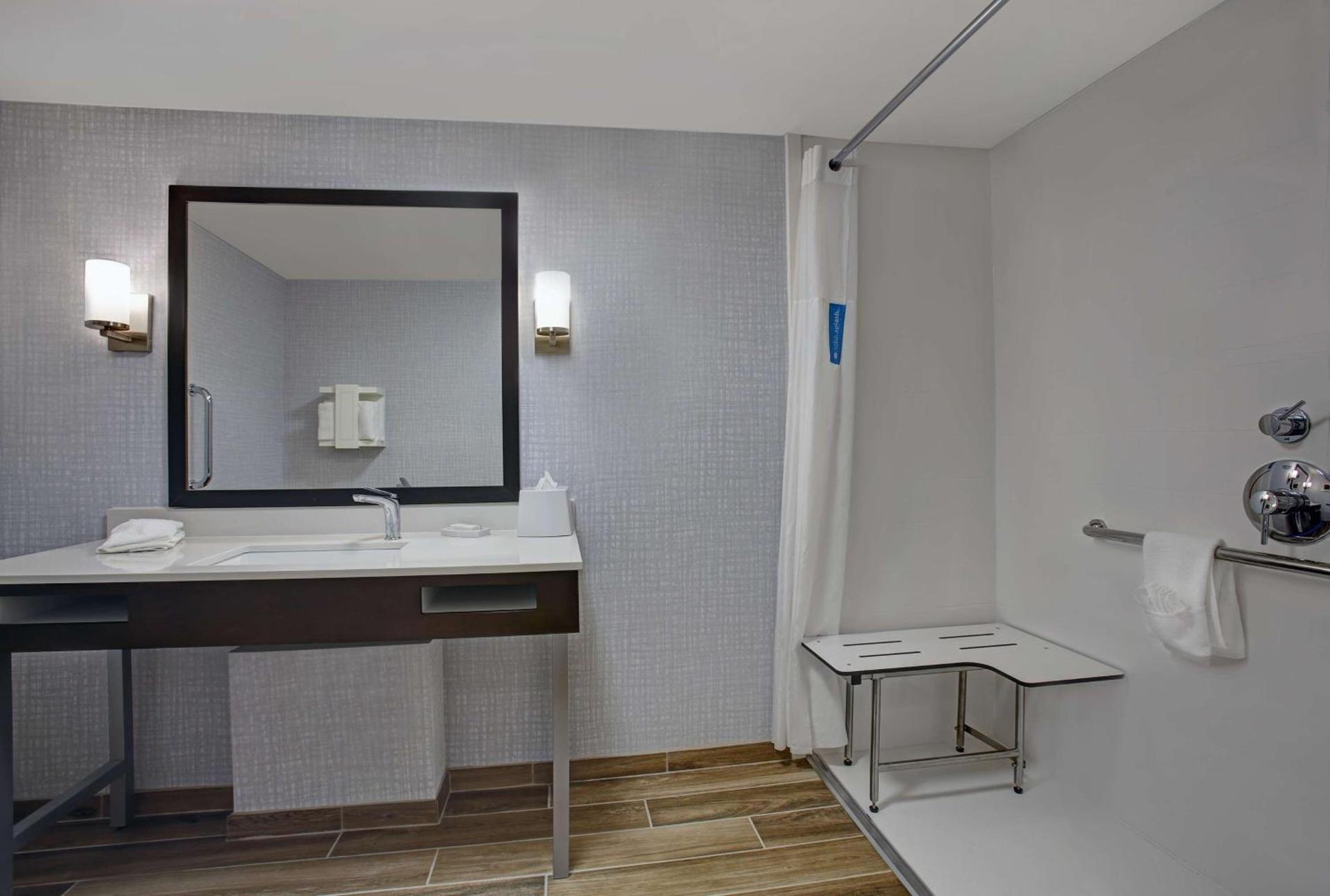 Hampton Inn Salisbury photo 29