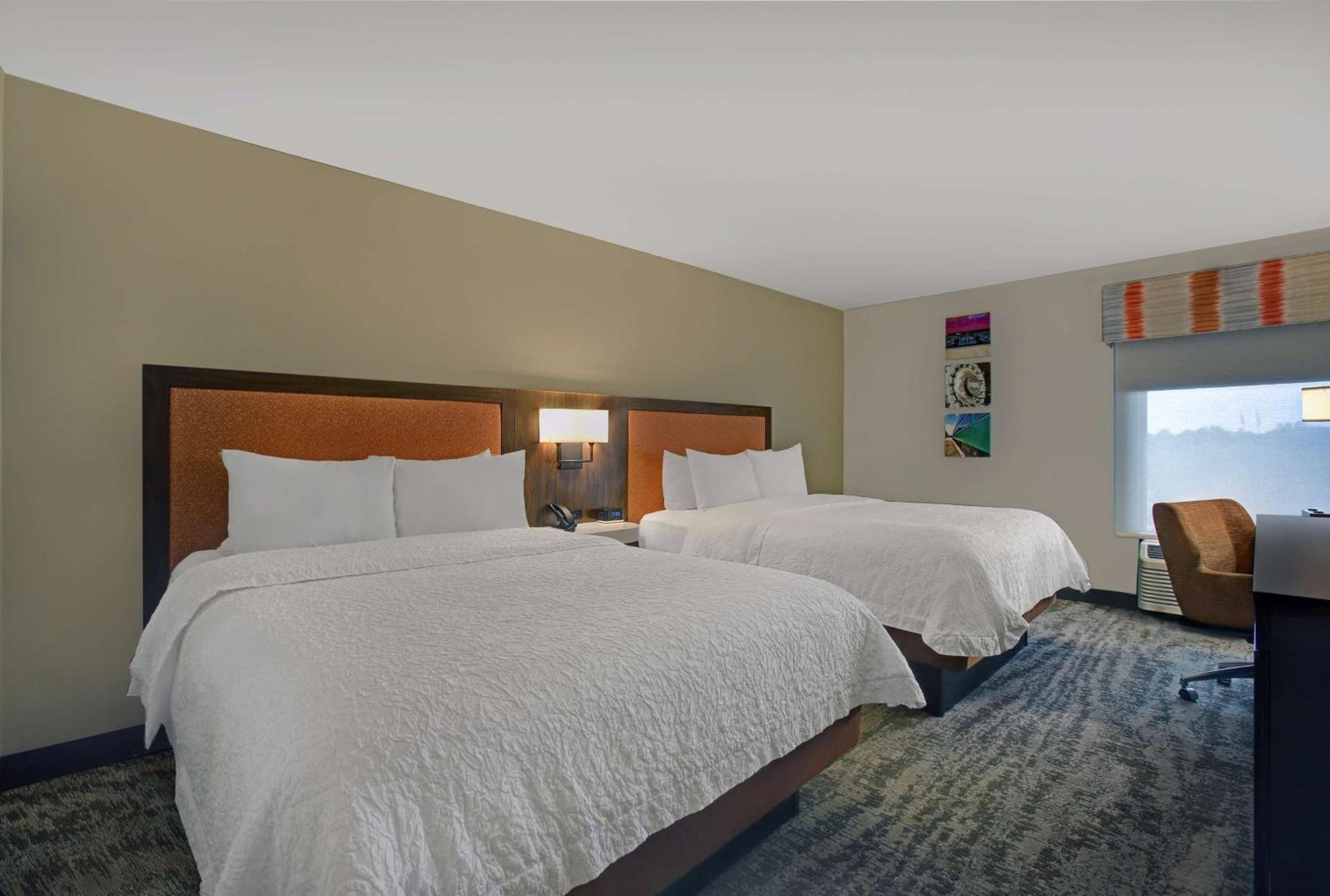 Hampton Inn Salisbury photo 32