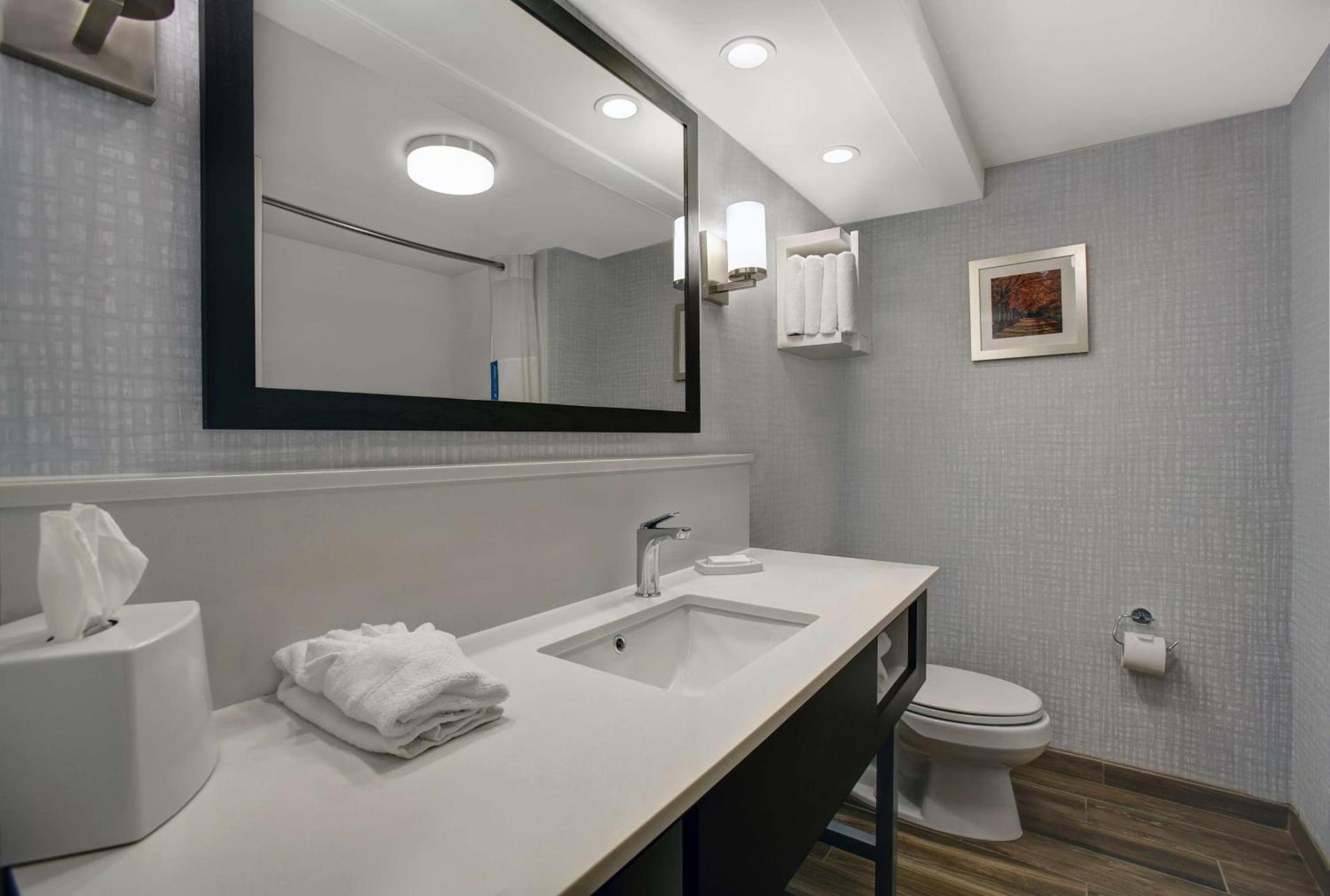 Hampton Inn Salisbury photo 34