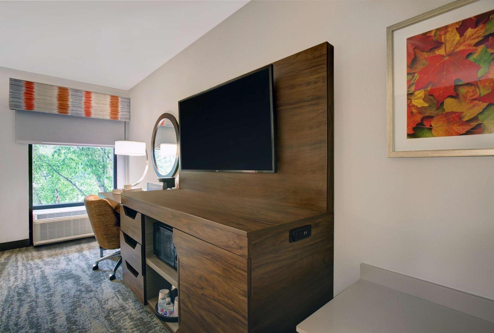 Hampton Inn Salisbury photo 35