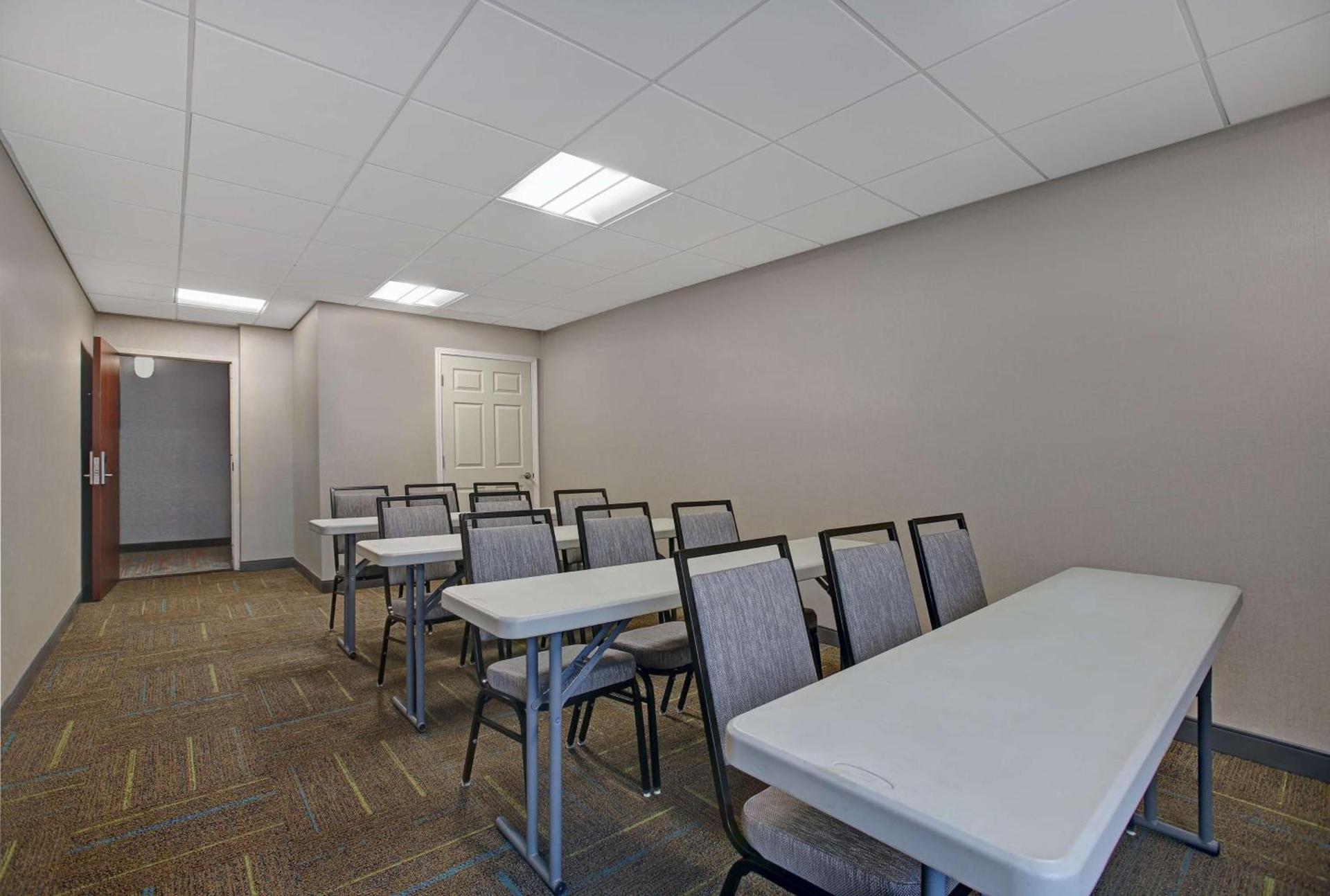 Hampton Inn Salisbury photo 39