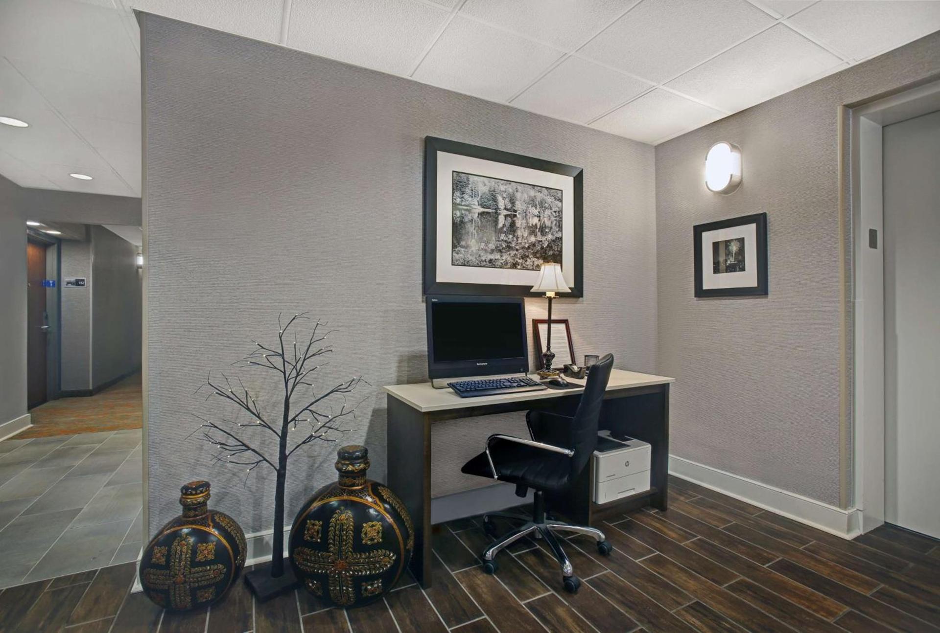 Hampton Inn Salisbury photo 41
