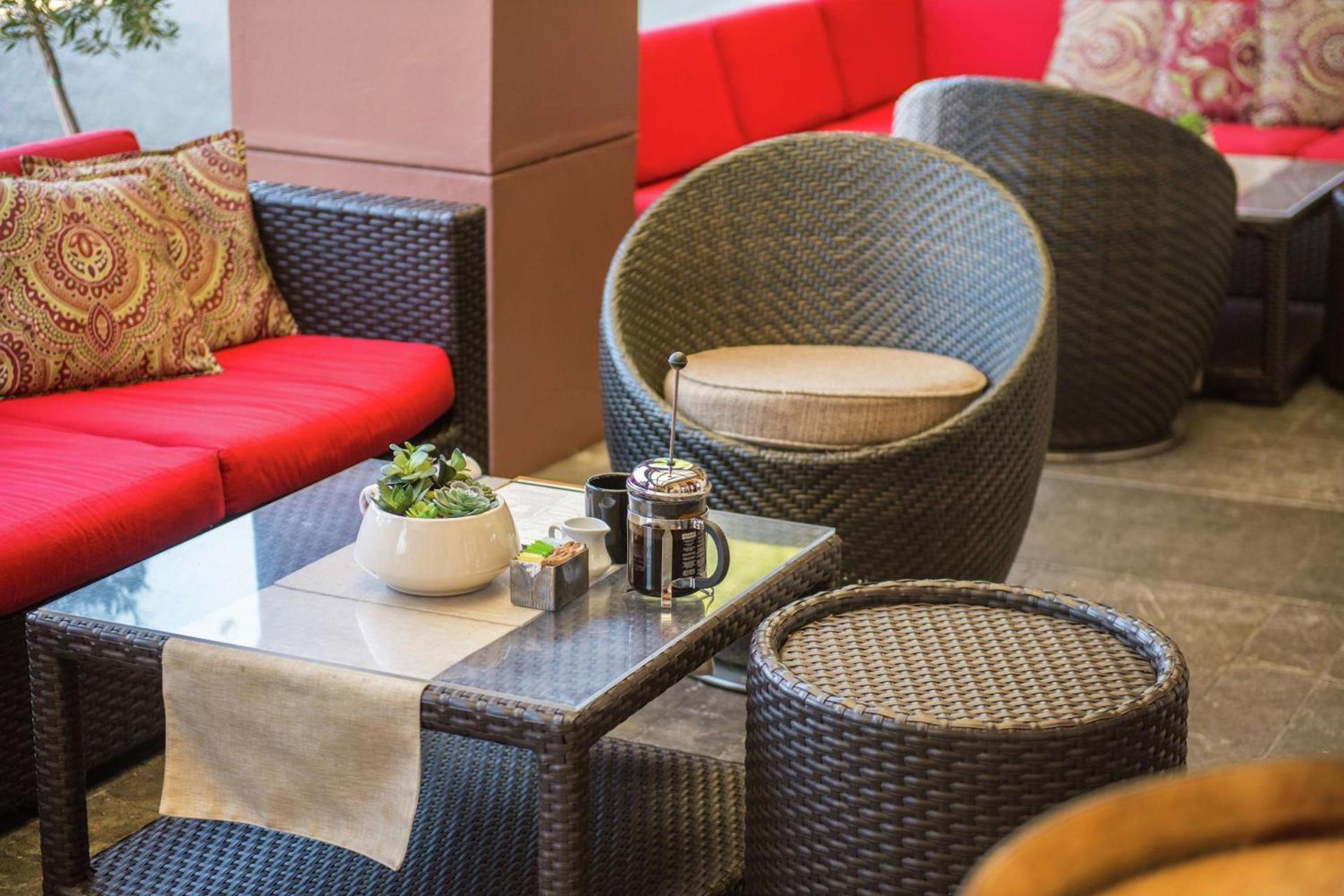 Juniper Hotel Cupertino, Curio Collection by Hilton photo 7